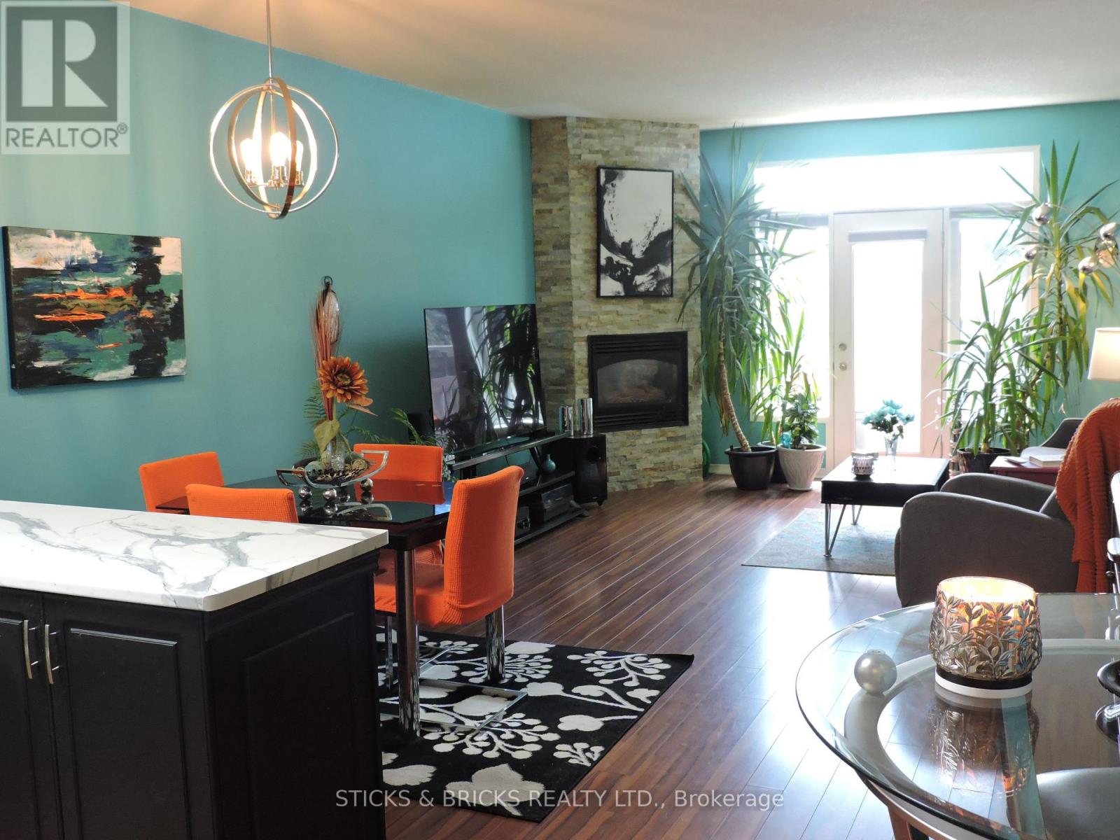 27 - 5070 Drummond Road, Niagara Falls, Ontario L2E 6E4 - Photo 3 - X12284807