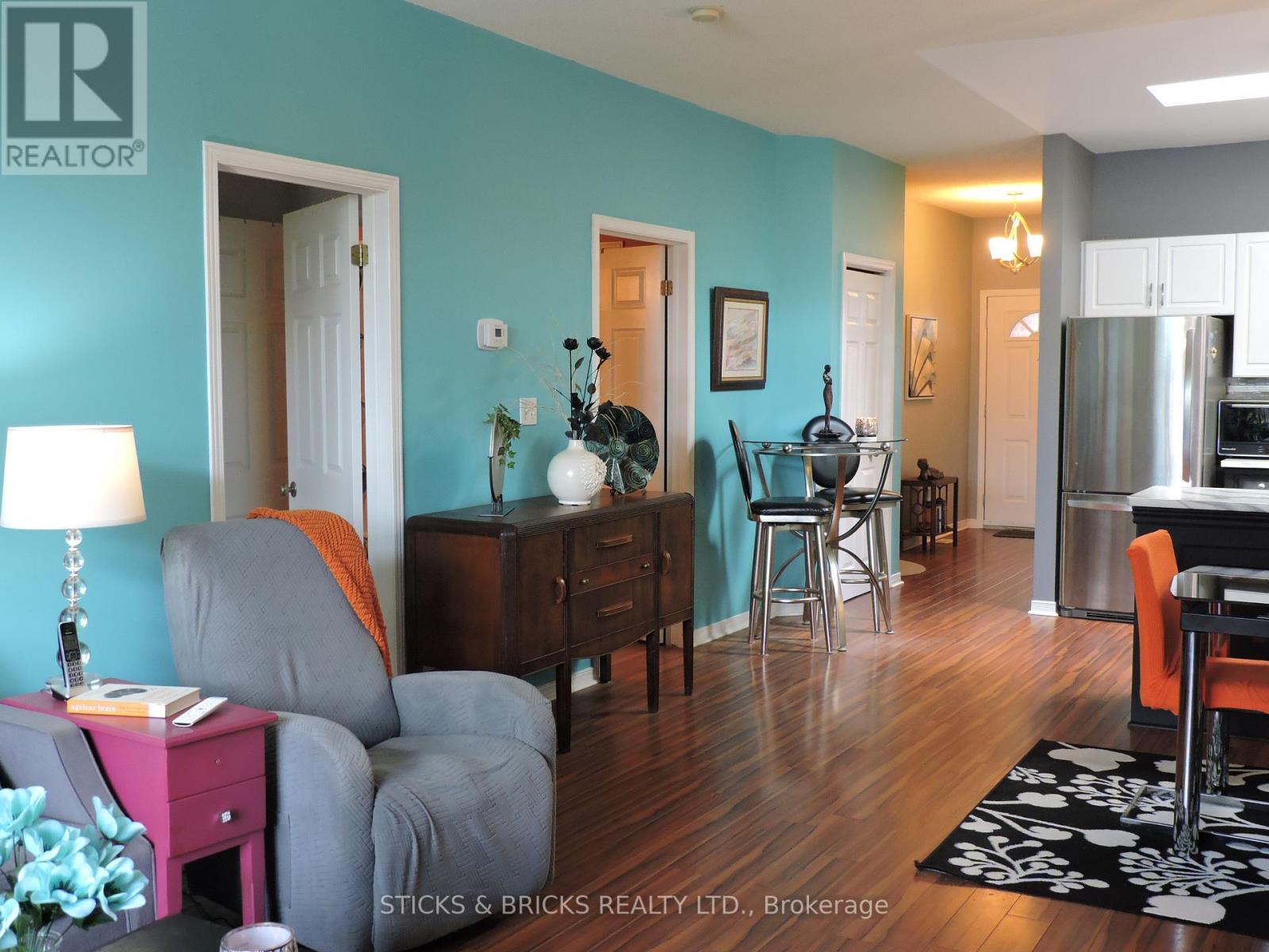 27 - 5070 Drummond Road, Niagara Falls, Ontario L2E 6E4 - Photo 4 - X12284807