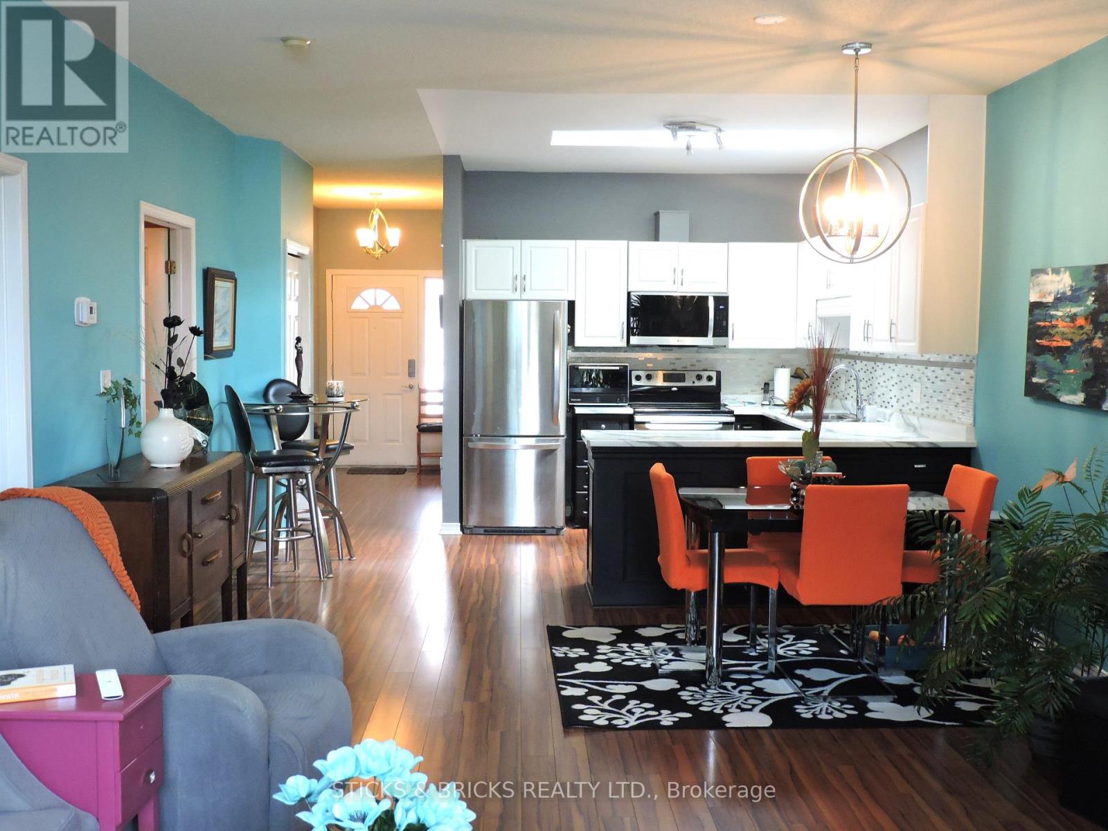 27 - 5070 Drummond Road, Niagara Falls, Ontario L2E 6E4 - Photo 5 - X12284807