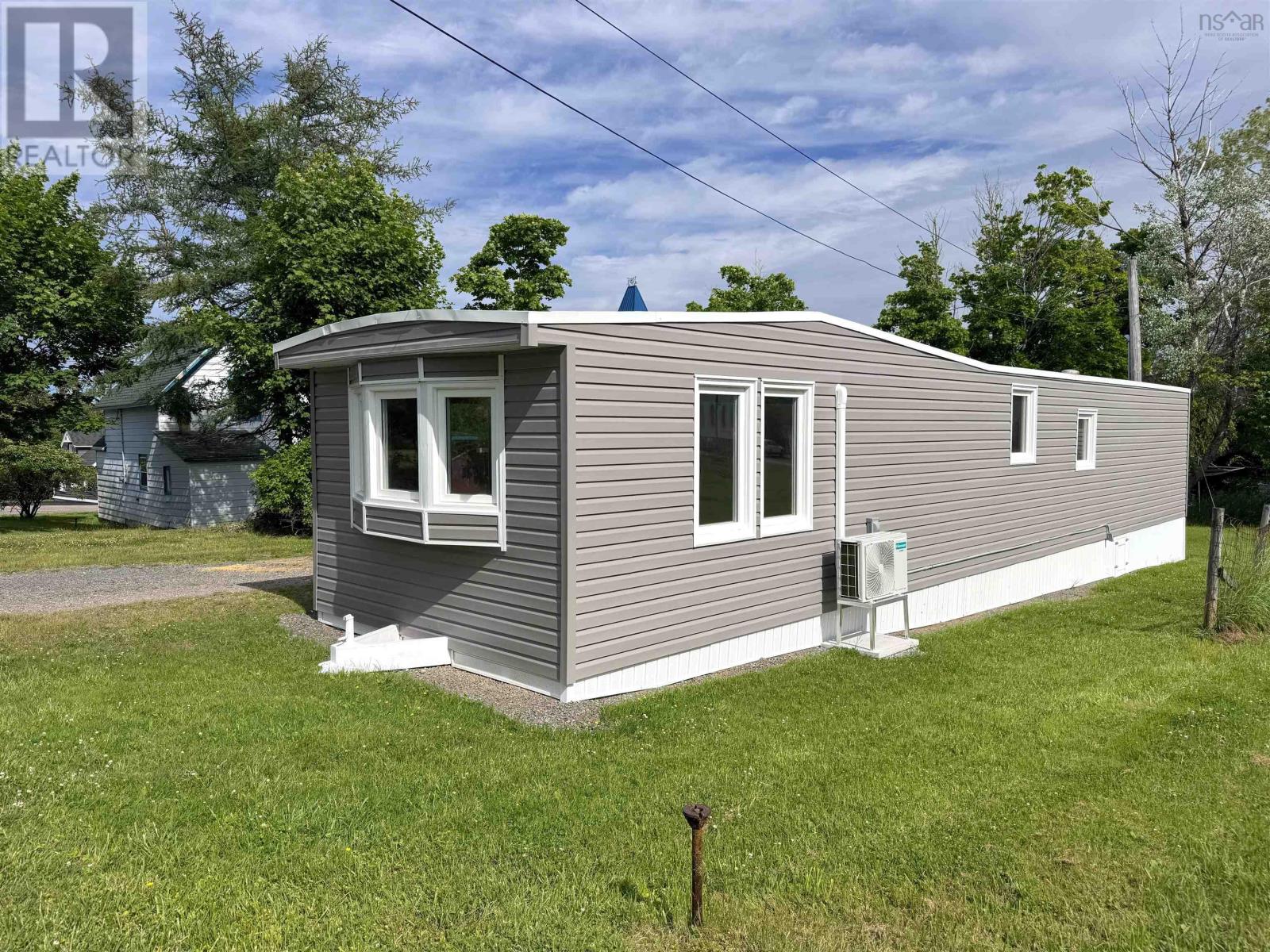5 Victoria Street, Baddeck, Nova Scotia  B0E 1B0 - Photo 2 - 202516066