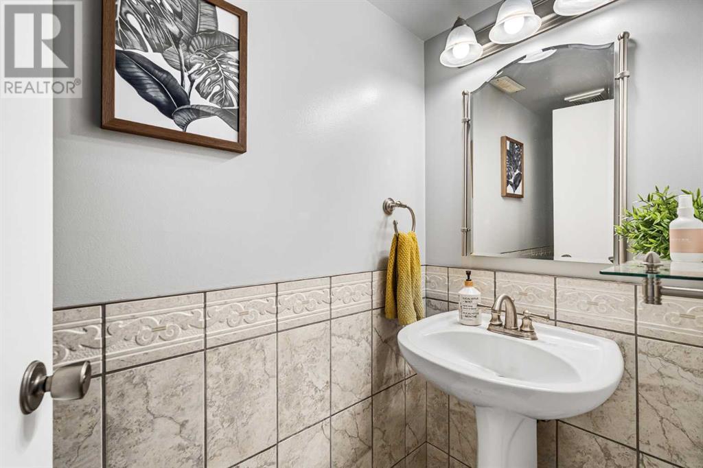 Property at 55, 2225 Oakmoor Drive SW image 4
