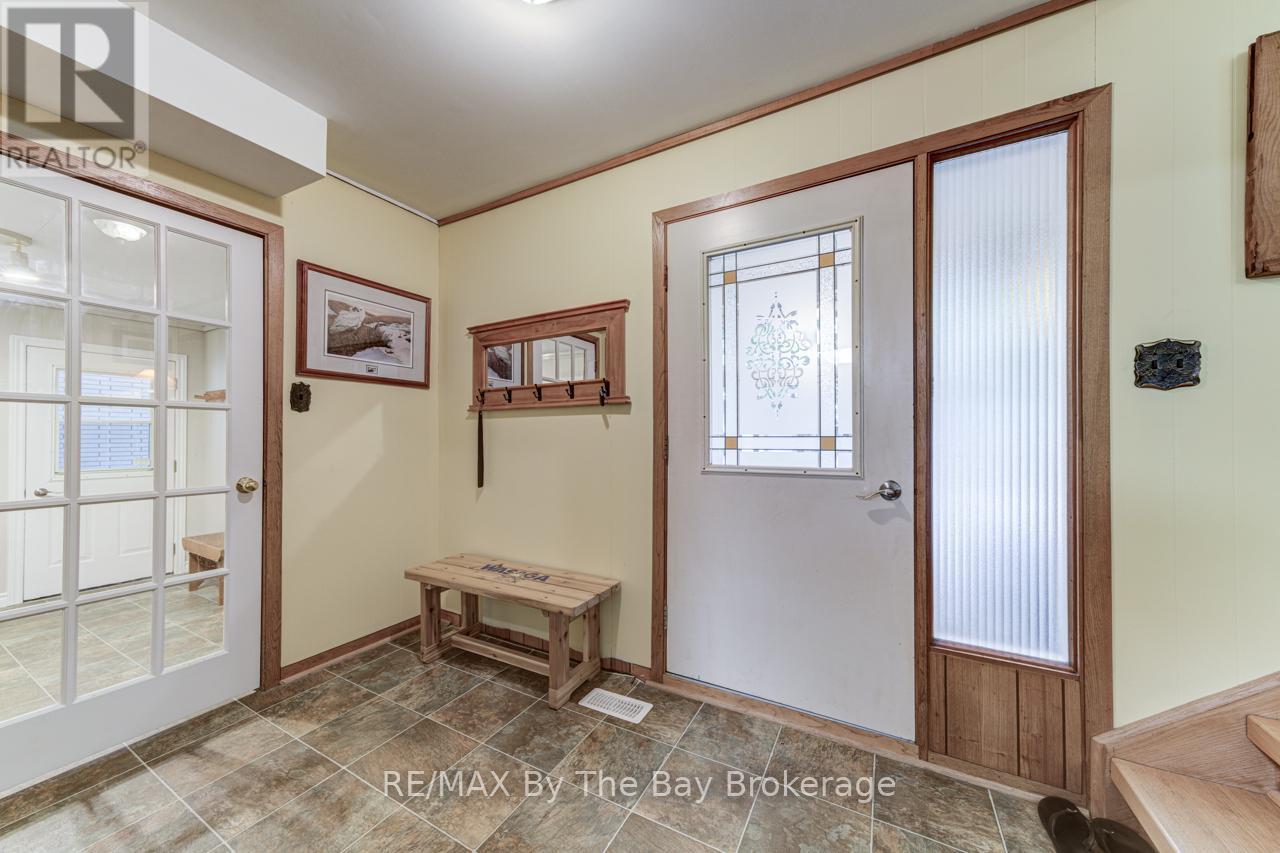 1819 River Road W, Wasaga Beach, Ontario  L9Z 2X5 - Photo 12 - S12284852