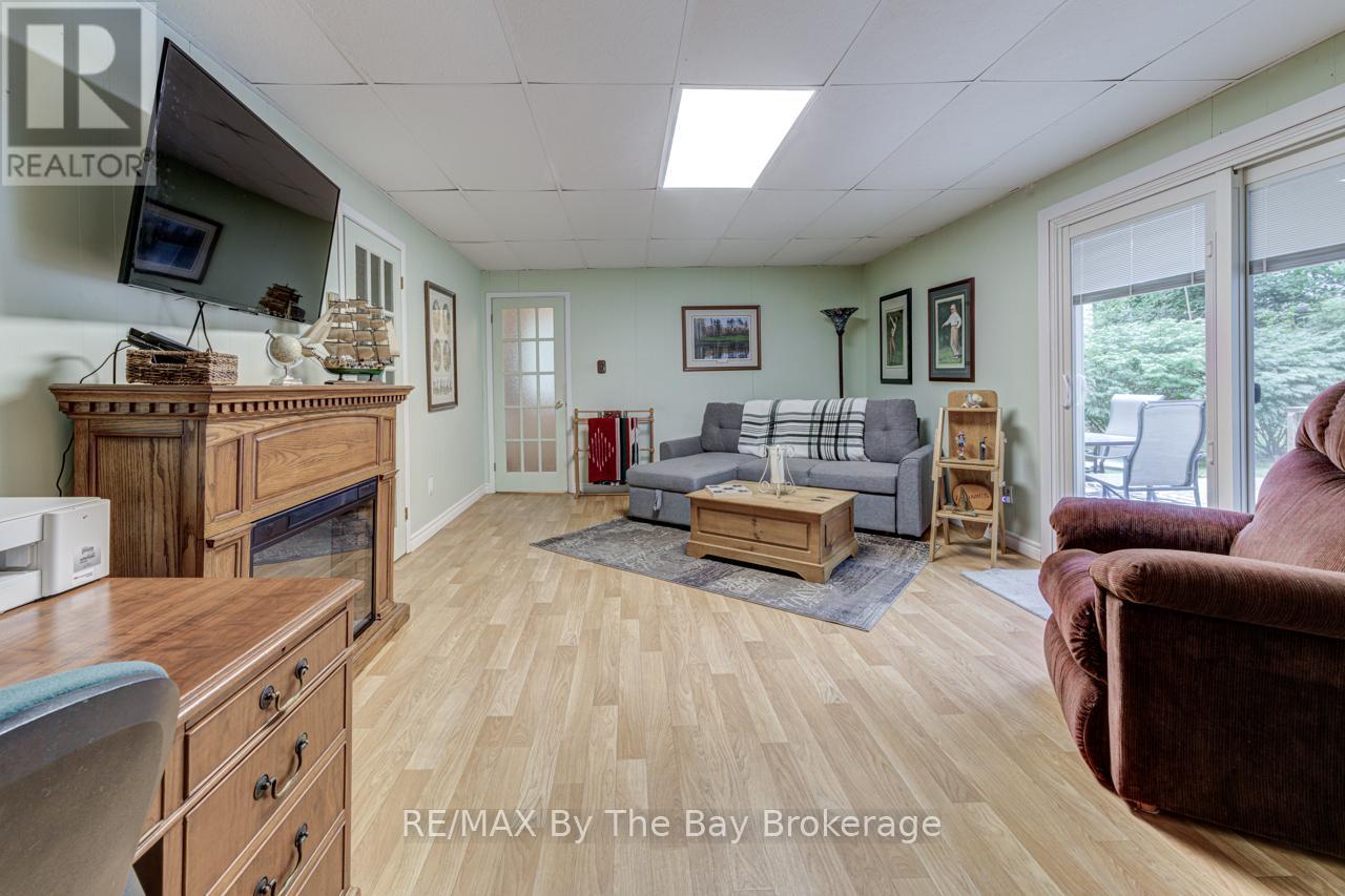 1819 River Road W, Wasaga Beach, Ontario  L9Z 2X5 - Photo 13 - S12284852