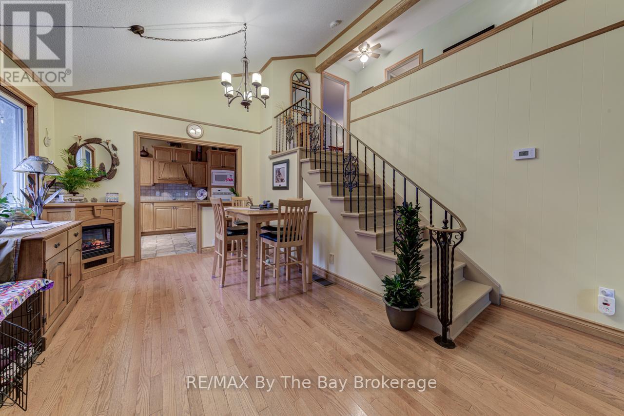 1819 River Road W, Wasaga Beach, Ontario  L9Z 2X5 - Photo 17 - S12284852
