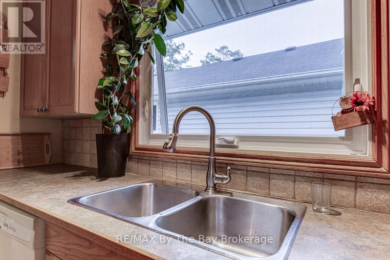 1819 River Road W, Wasaga Beach, Ontario  L9Z 2X5 - Photo 23 - S12284852