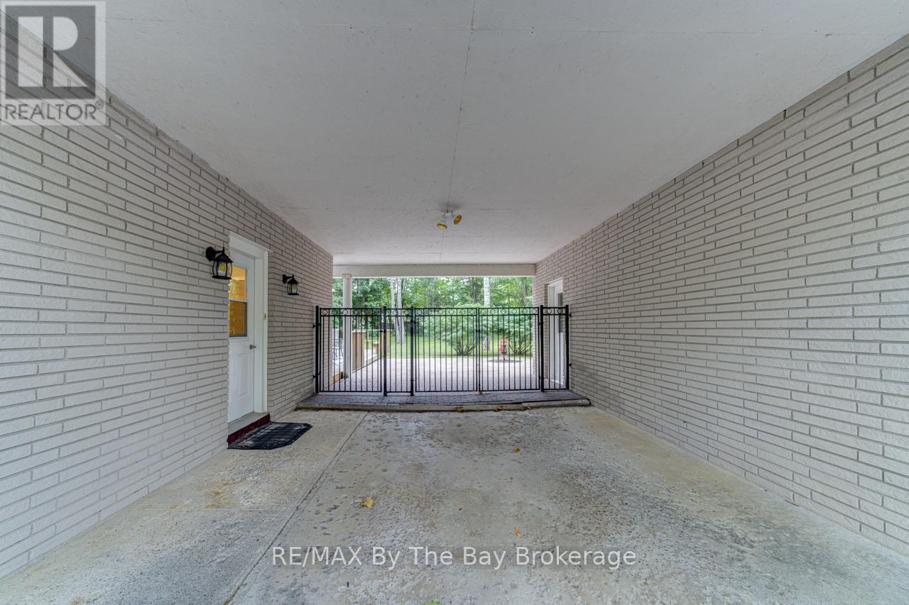 1819 River Road W, Wasaga Beach, Ontario  L9Z 2X5 - Photo 8 - S12284852