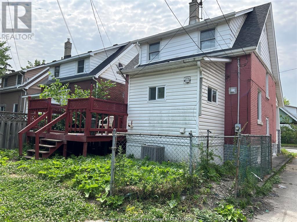Property at 442 ERIE STREET West image 5