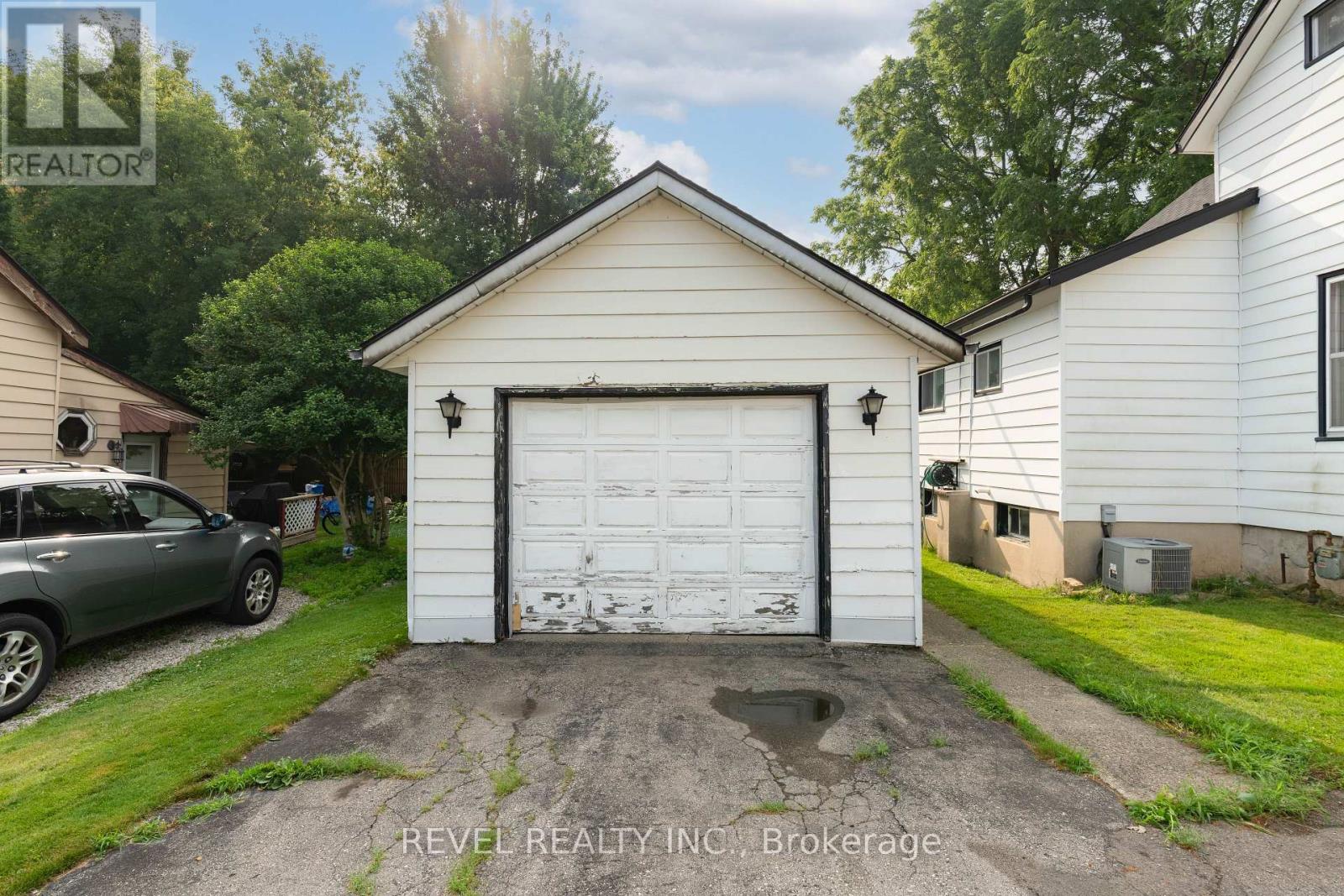 16 Arthur Street, Woodstock, Ontario  N4S 7H1 - Photo 3 - X12284871