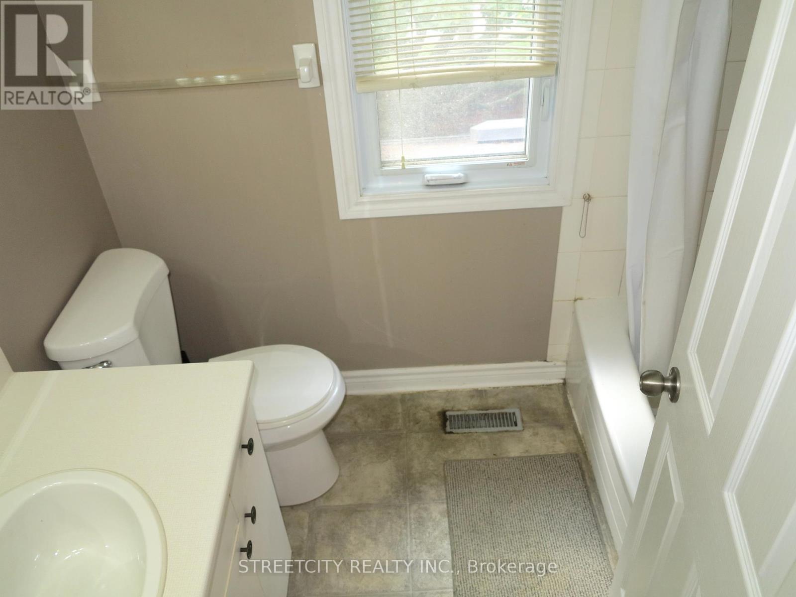 53 - 70 Sunnyside Drive, London North, Ontario  N5X 3W5 - Photo 23 - X12284873
