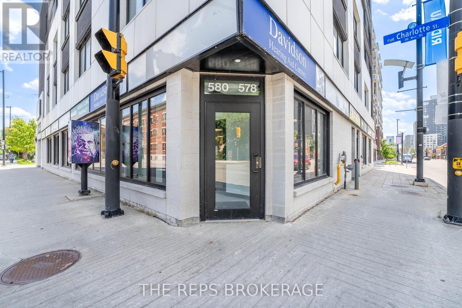 168 CHARLOTTE STREET, Ottawa, Ontario