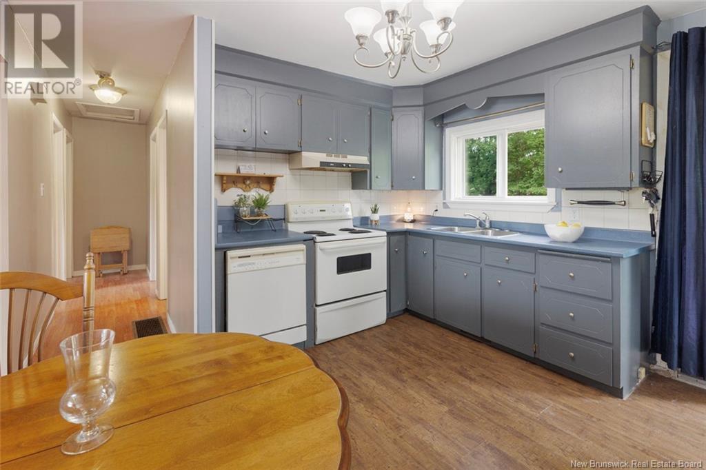 Property at 22 Lansdowne Court image 3