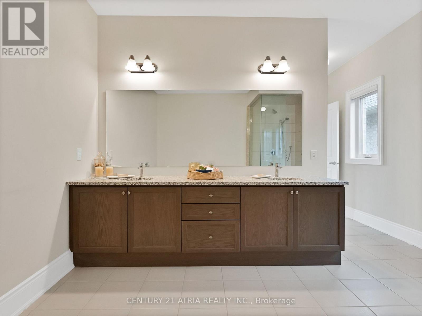 12 Macdonald Court, Richmond Hill, Ontario  L4E 1E9 - Photo 26 - N12284828