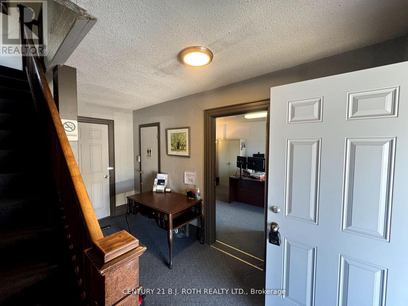 92 Essa Road, Barrie, Ontario  L4N 3K7 - Photo 13 - S12284839