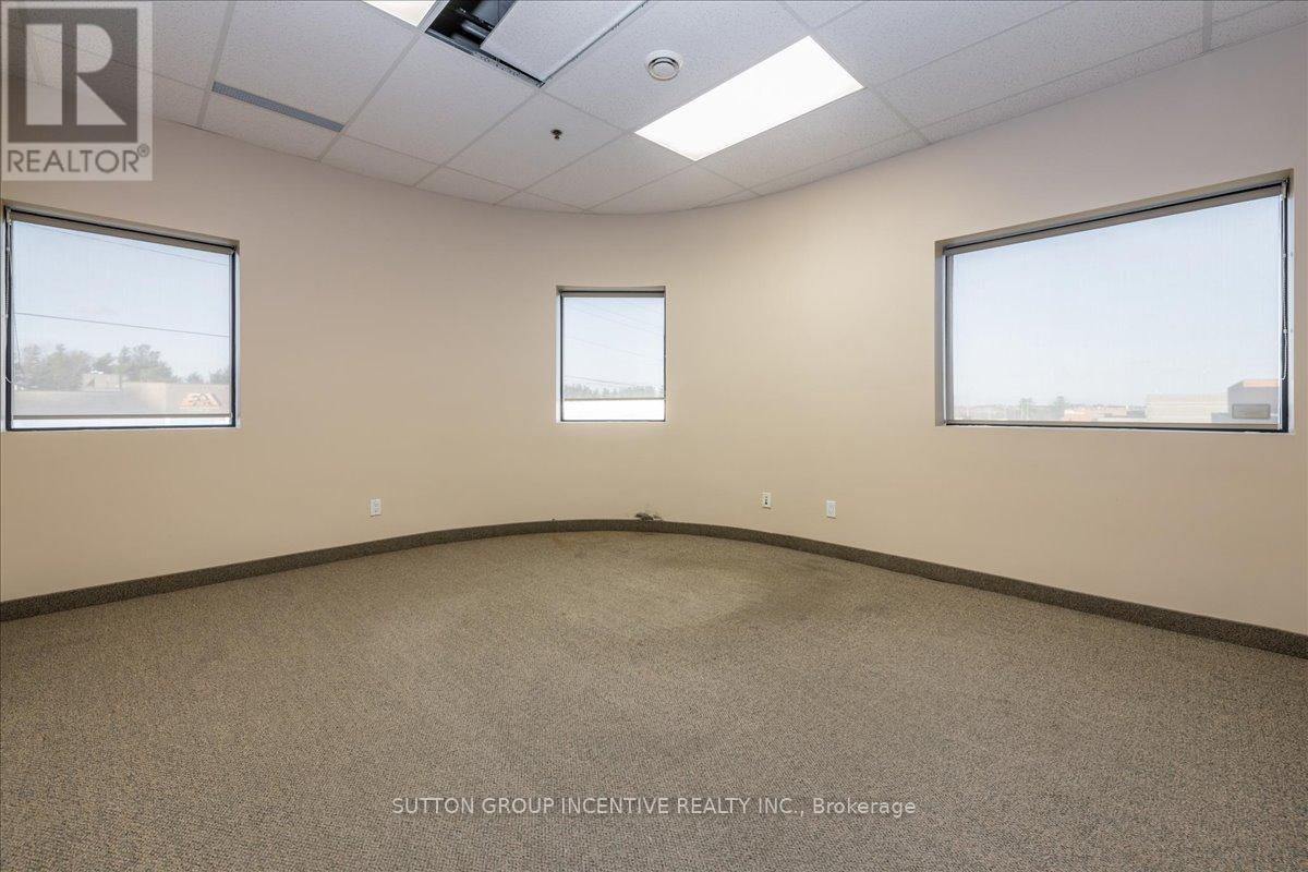 10&11- 2nd Floor - 27 Hooper Road, Barrie, Ontario  L4N 9S3 - Photo 6 - S12284867