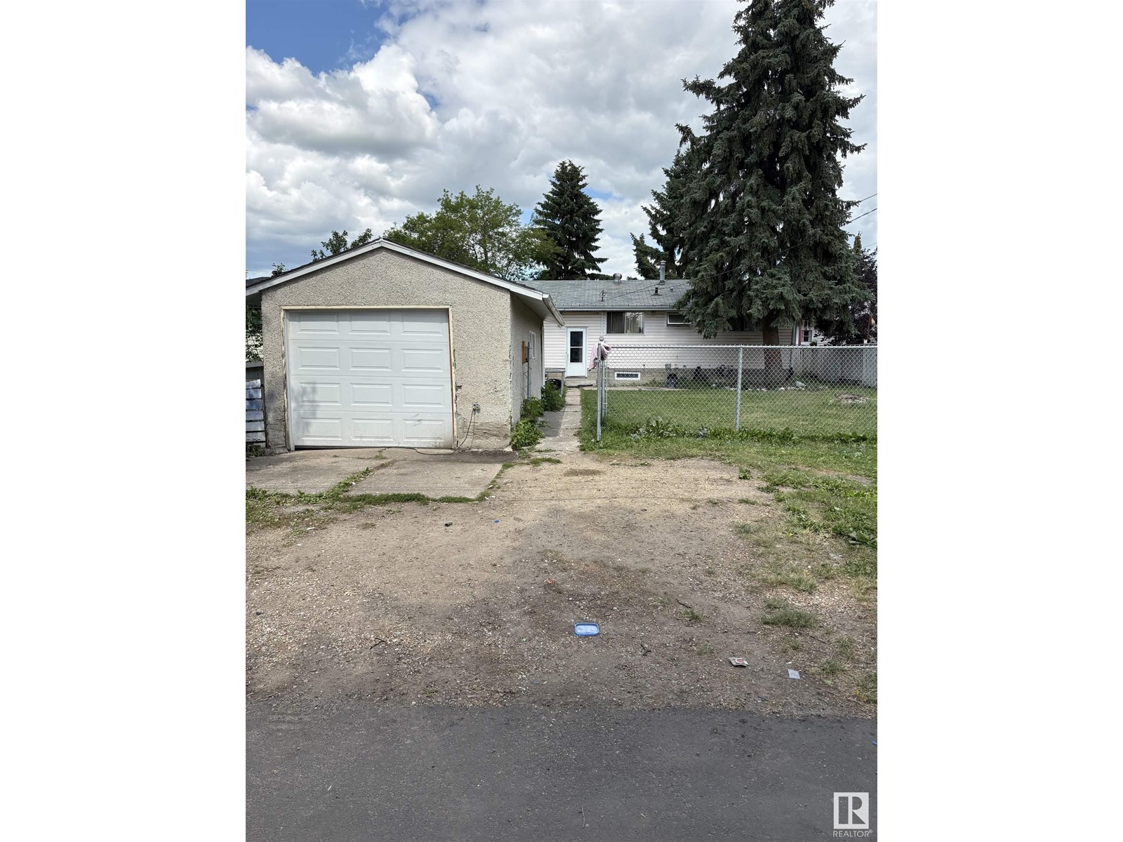 Property at 10115 135 AV NW image 4