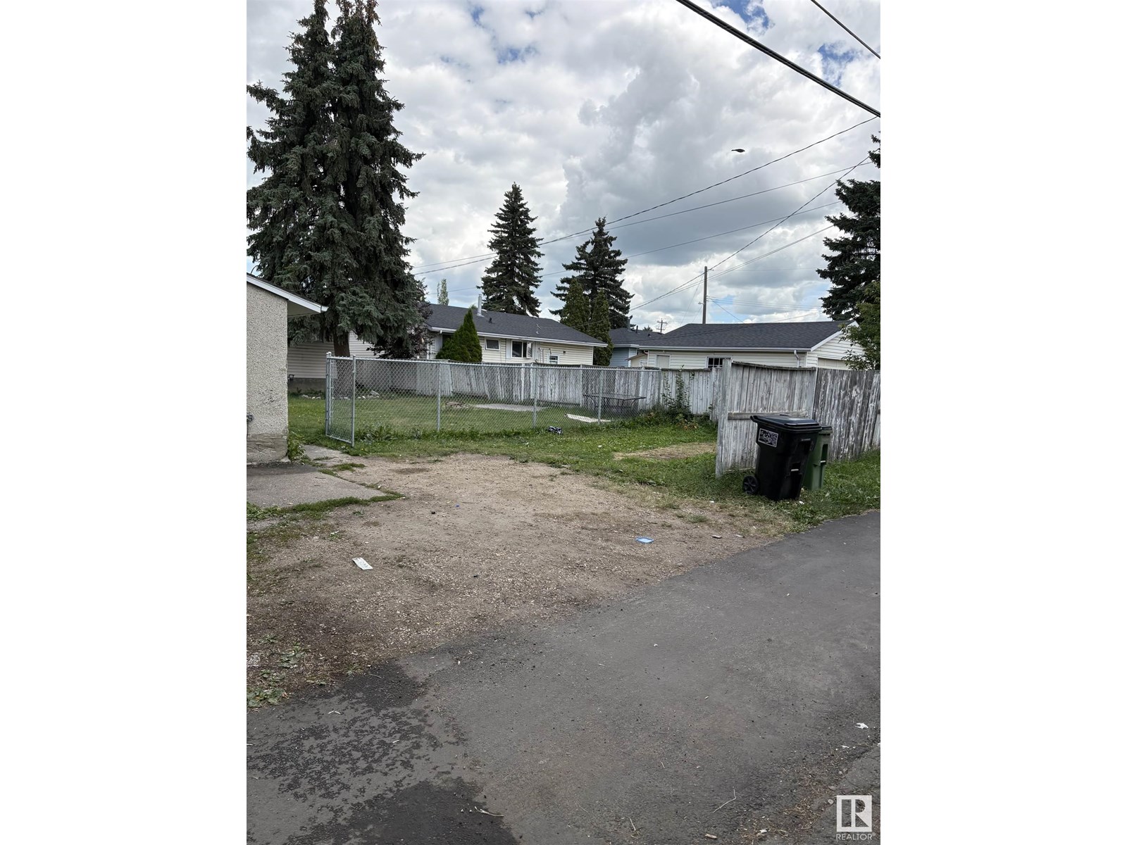 Property at 10115 135 AV NW image 5