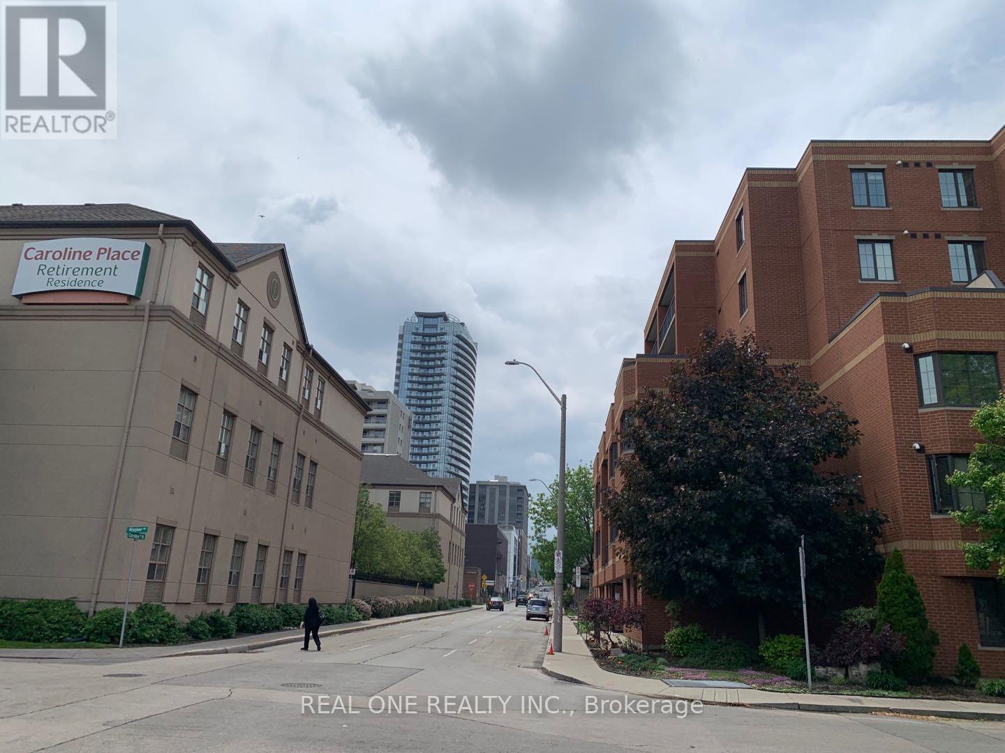 301 - 47 Caroline Street N, Hamilton, Ontario  L8R 2R6 - Photo 2 - X12284838