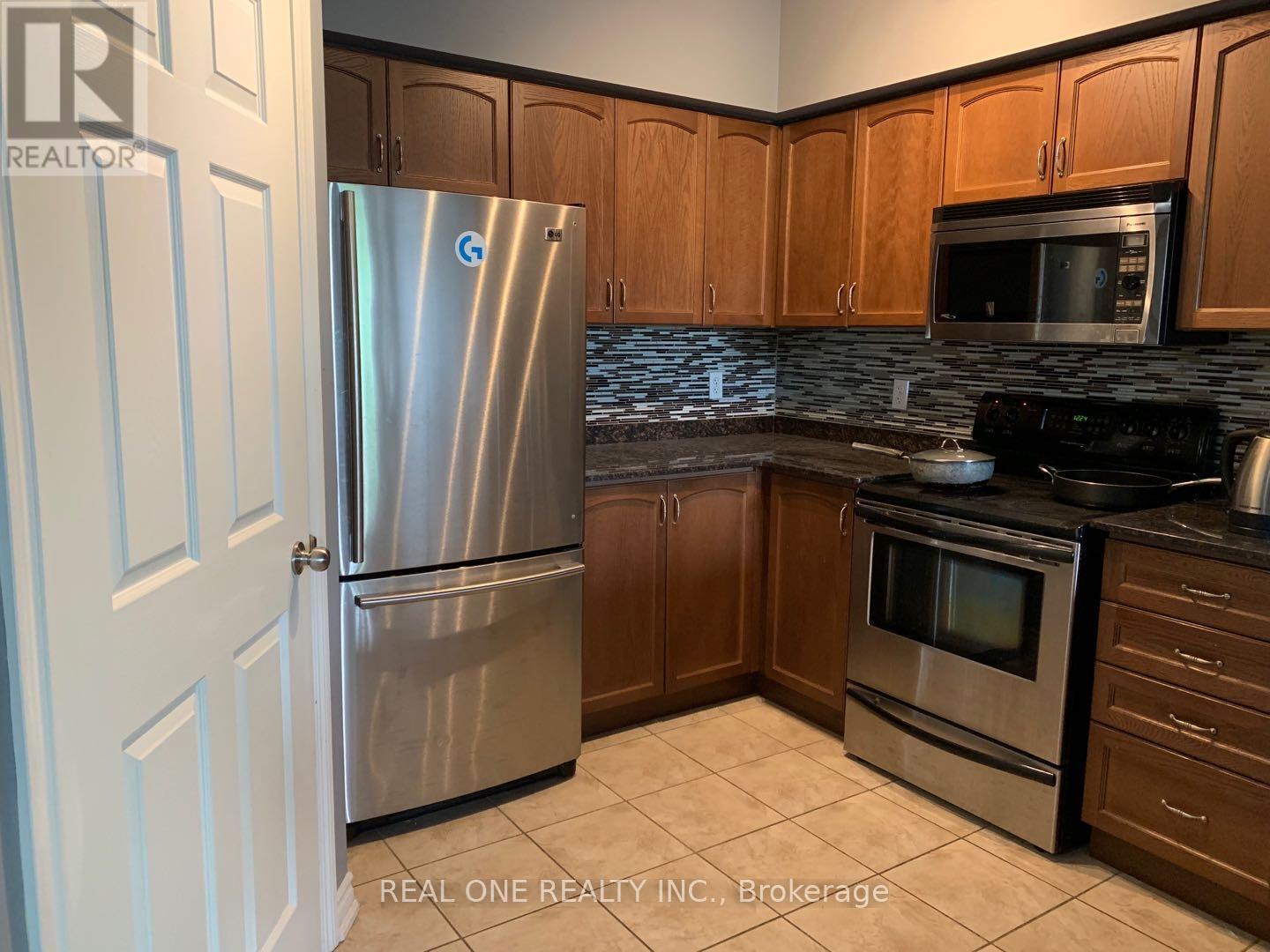 301 - 47 Caroline Street N, Hamilton, Ontario  L8R 2R6 - Photo 6 - X12284838