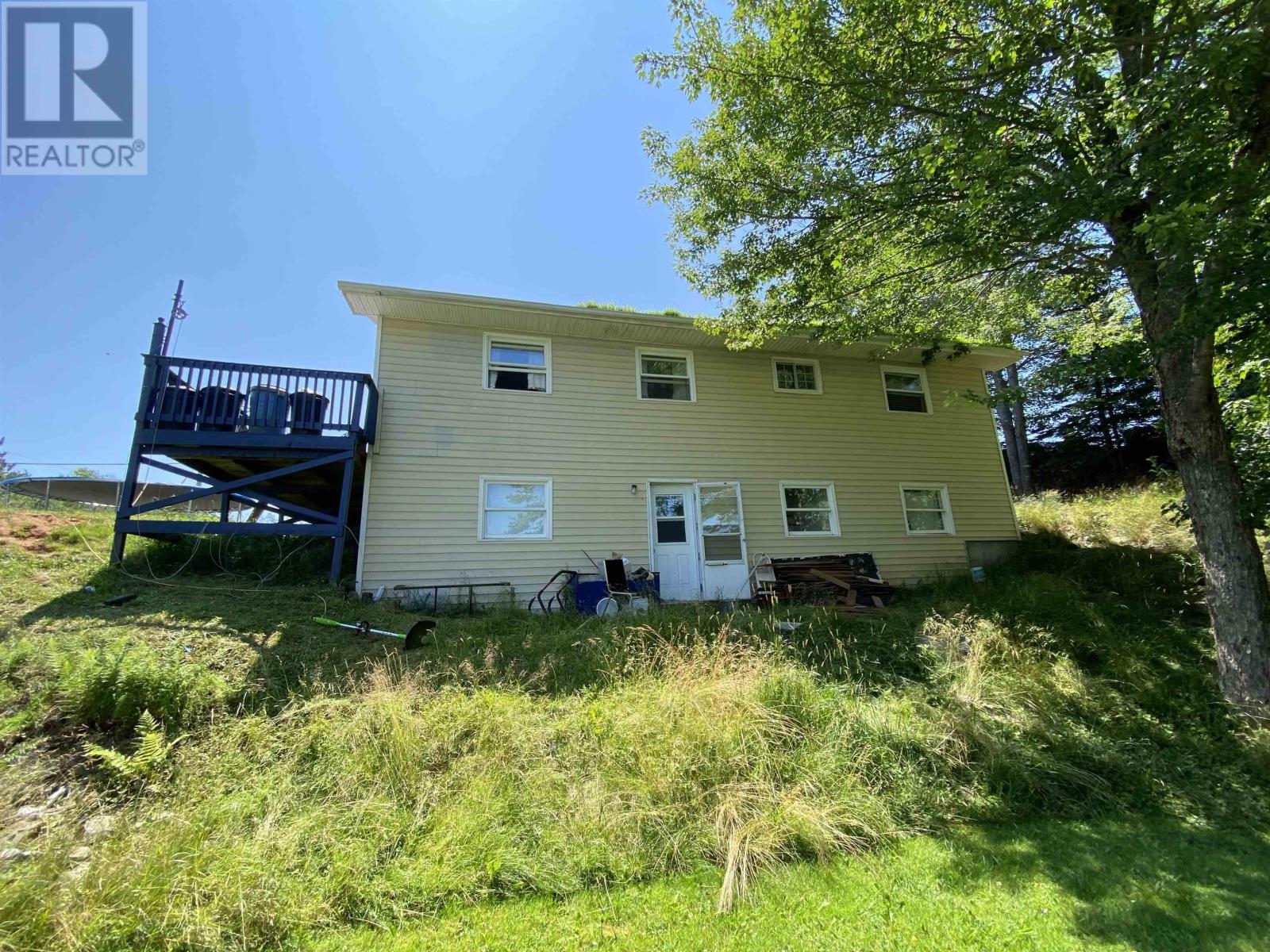 Property at 24 Montery Drive image 4
