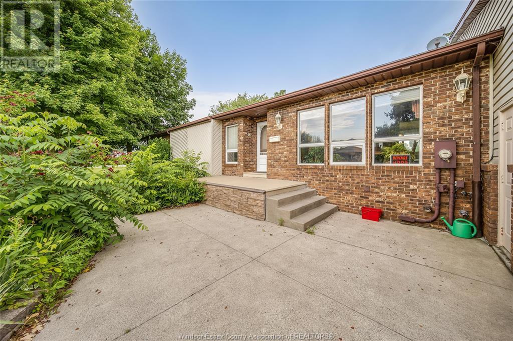 Property at 1401 FRONT ROAD South image 4