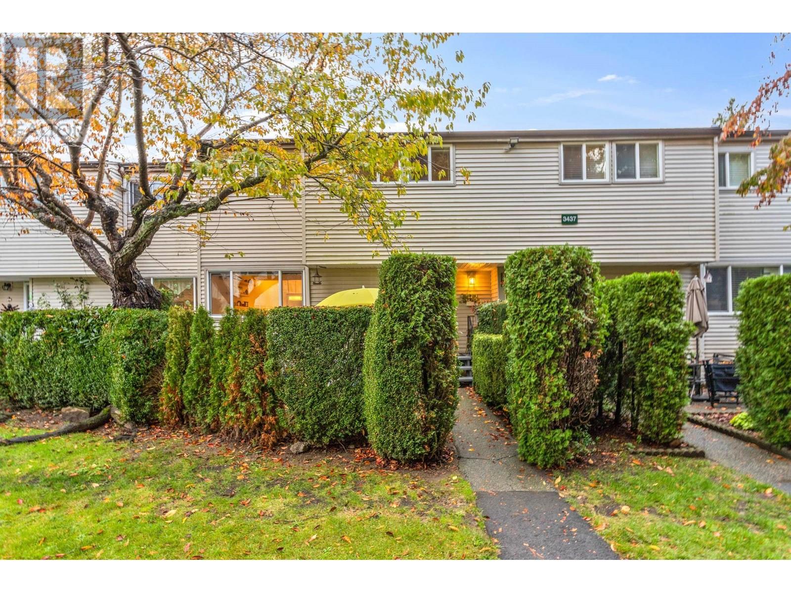 Listing Picture 2 of 40 : 80 3437 E 49TH AVENUE, Vancouver / 溫哥華 - 魯藝地產 Yvonne Lu Group - MLS Medallion Club Member