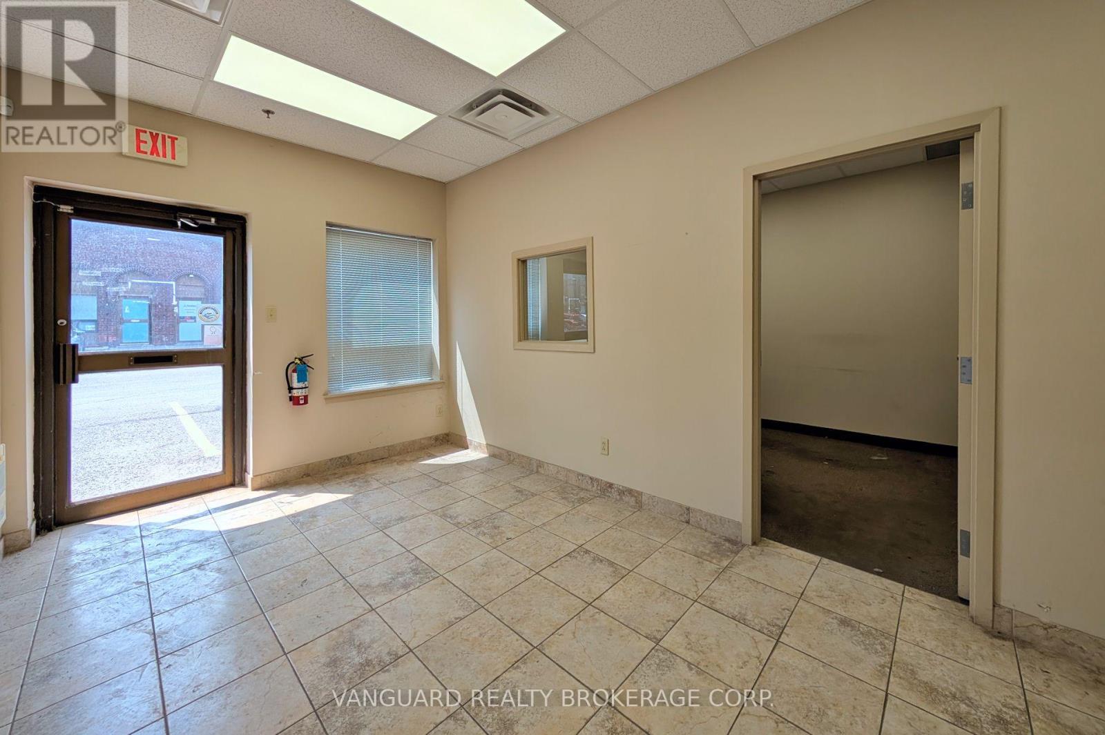 3 - 4480 Chesswood Drive, Toronto, Ontario  M3J 2B9 - Photo 7 - W12262731