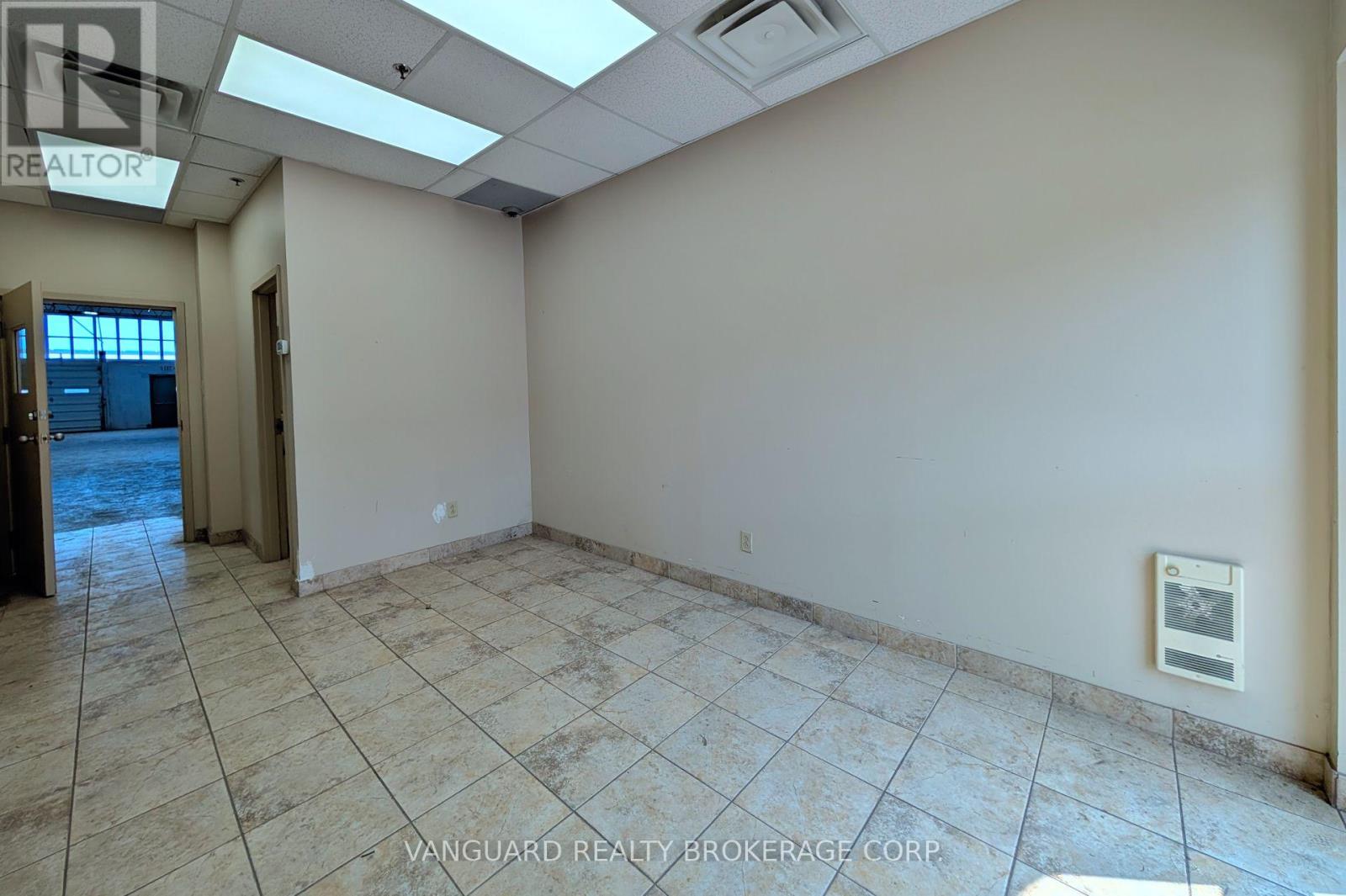 3 - 4480 Chesswood Drive, Toronto, Ontario  M3J 2B9 - Photo 10 - W12262731