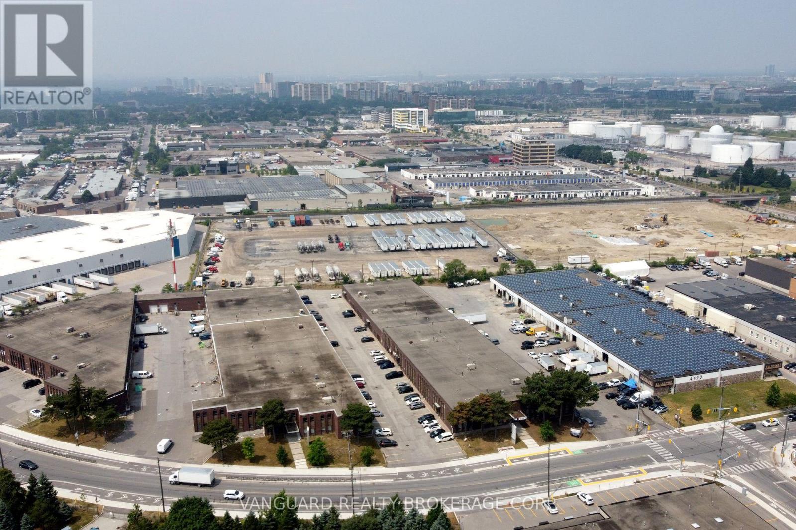 3 - 4480 Chesswood Drive, Toronto, Ontario  M3J 2B9 - Photo 15 - W12262731