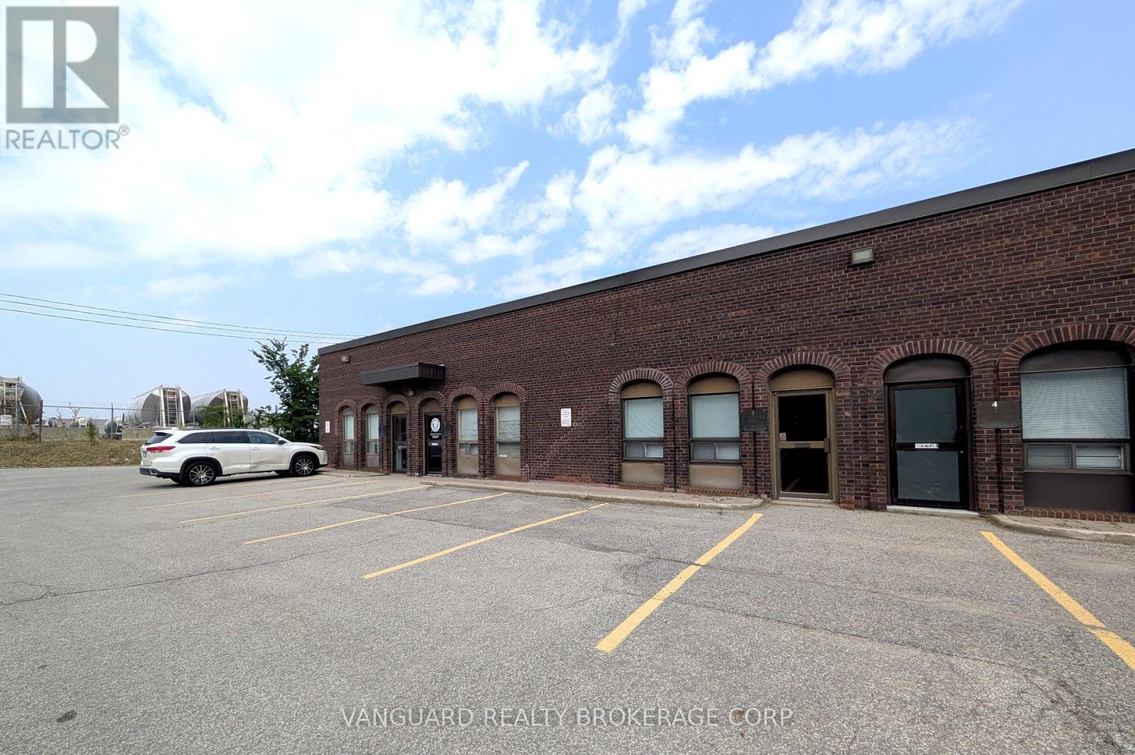 3 - 4480 Chesswood Drive, Toronto, Ontario  M3J 2B9 - Photo 5 - W12262731