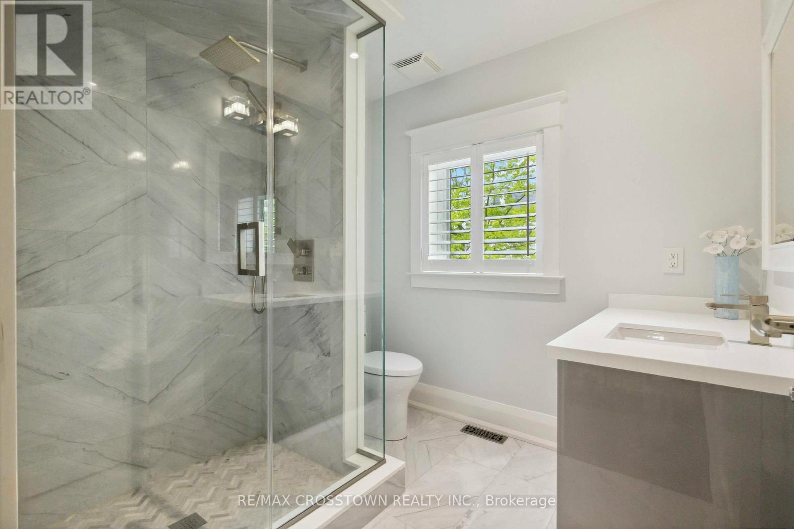 353 Briar Hill Avenue, Toronto, Ontario  M4R 1J3 - Photo 20 - C12284937