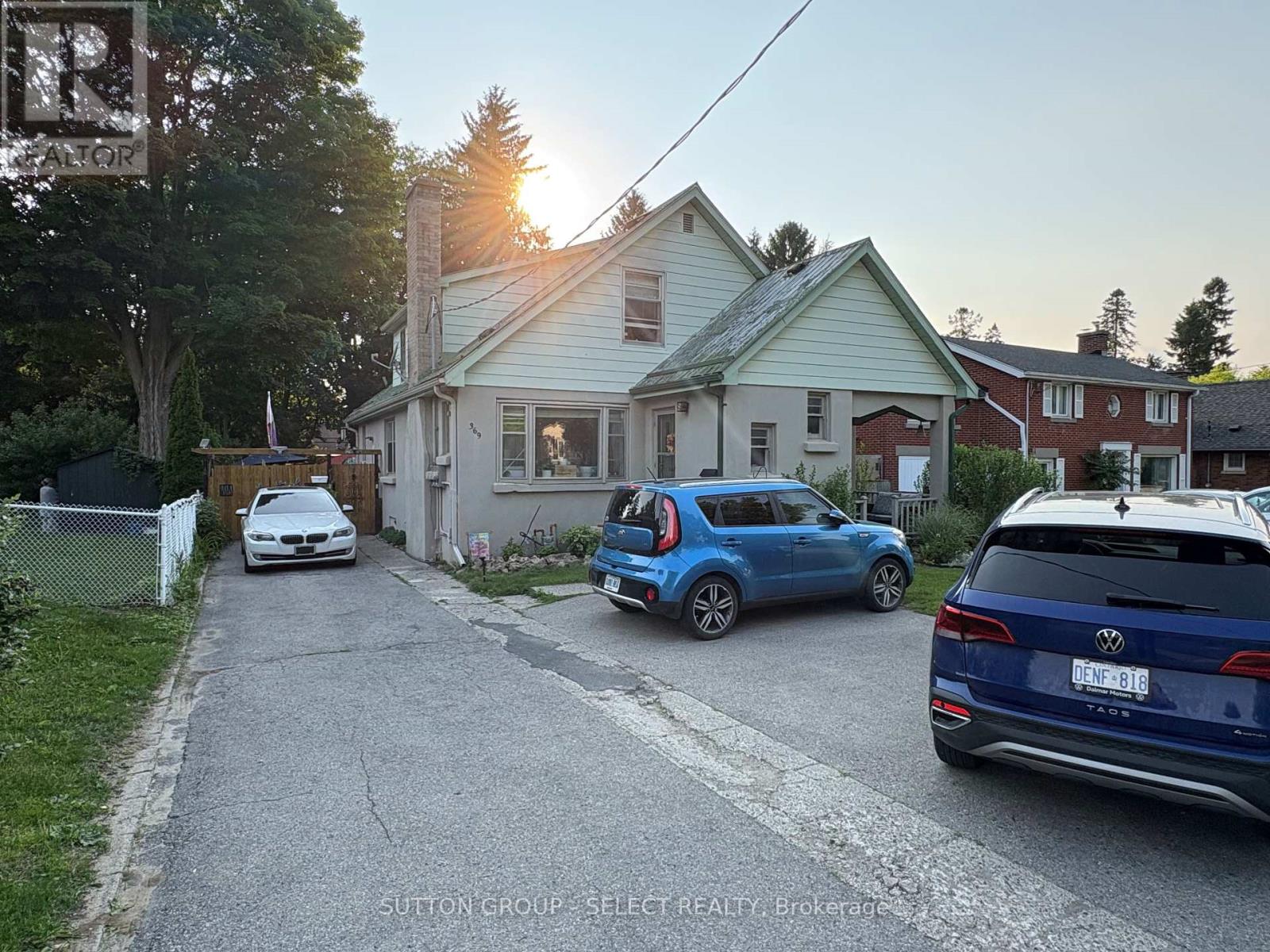 369 Boler Road, London South, Ontario  N6K 2K6 - Photo 1 - X12285077