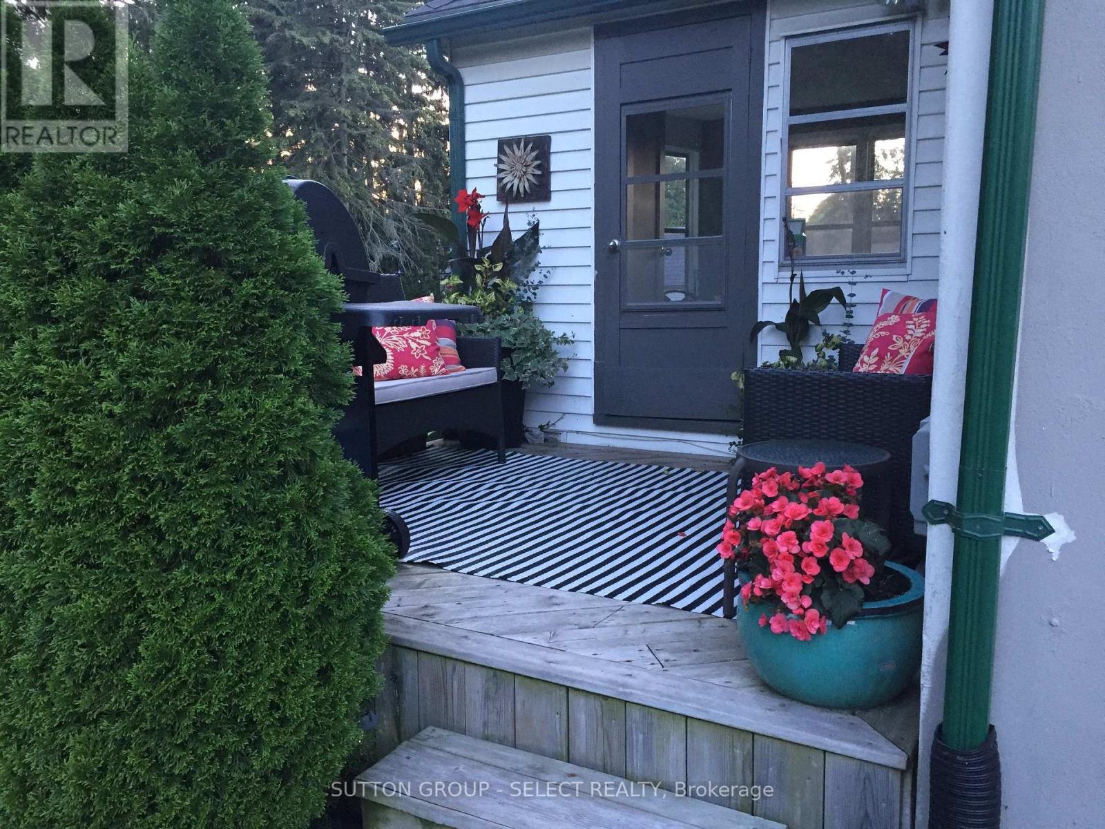 369 Boler Road, London South, Ontario  N6K 2K6 - Photo 4 - X12285077