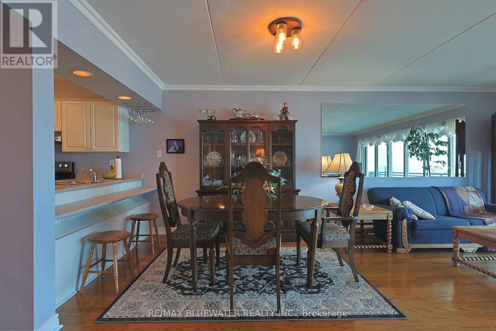 206 - 9 Pine Street, Lambton Shores, Ontario  N0M 1T0 - Photo 10 - X12285094