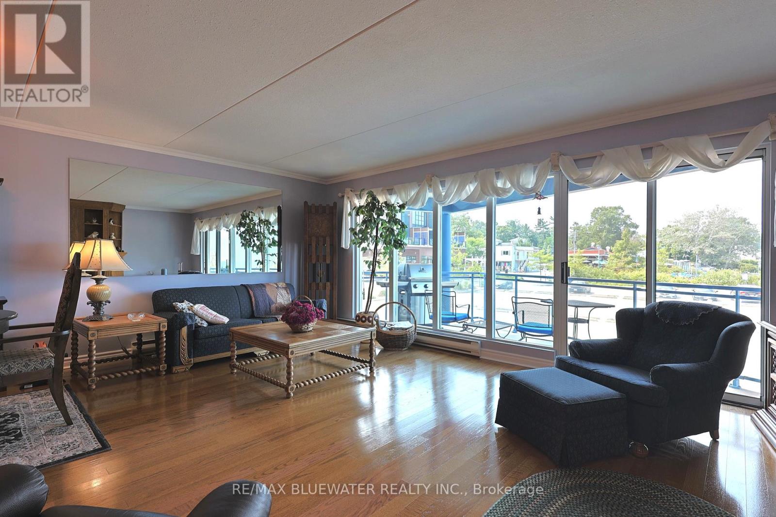 206 - 9 Pine Street, Lambton Shores, Ontario  N0M 1T0 - Photo 22 - X12285094