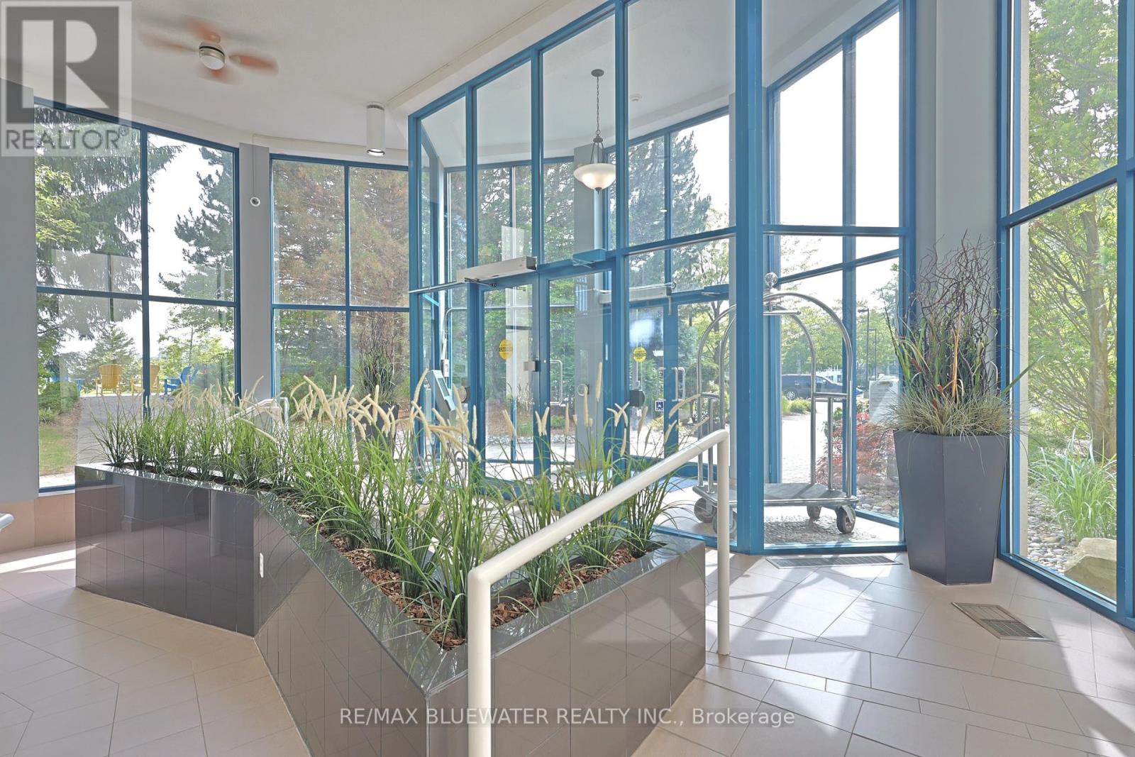 206 - 9 Pine Street, Lambton Shores, Ontario  N0M 1T0 - Photo 32 - X12285094