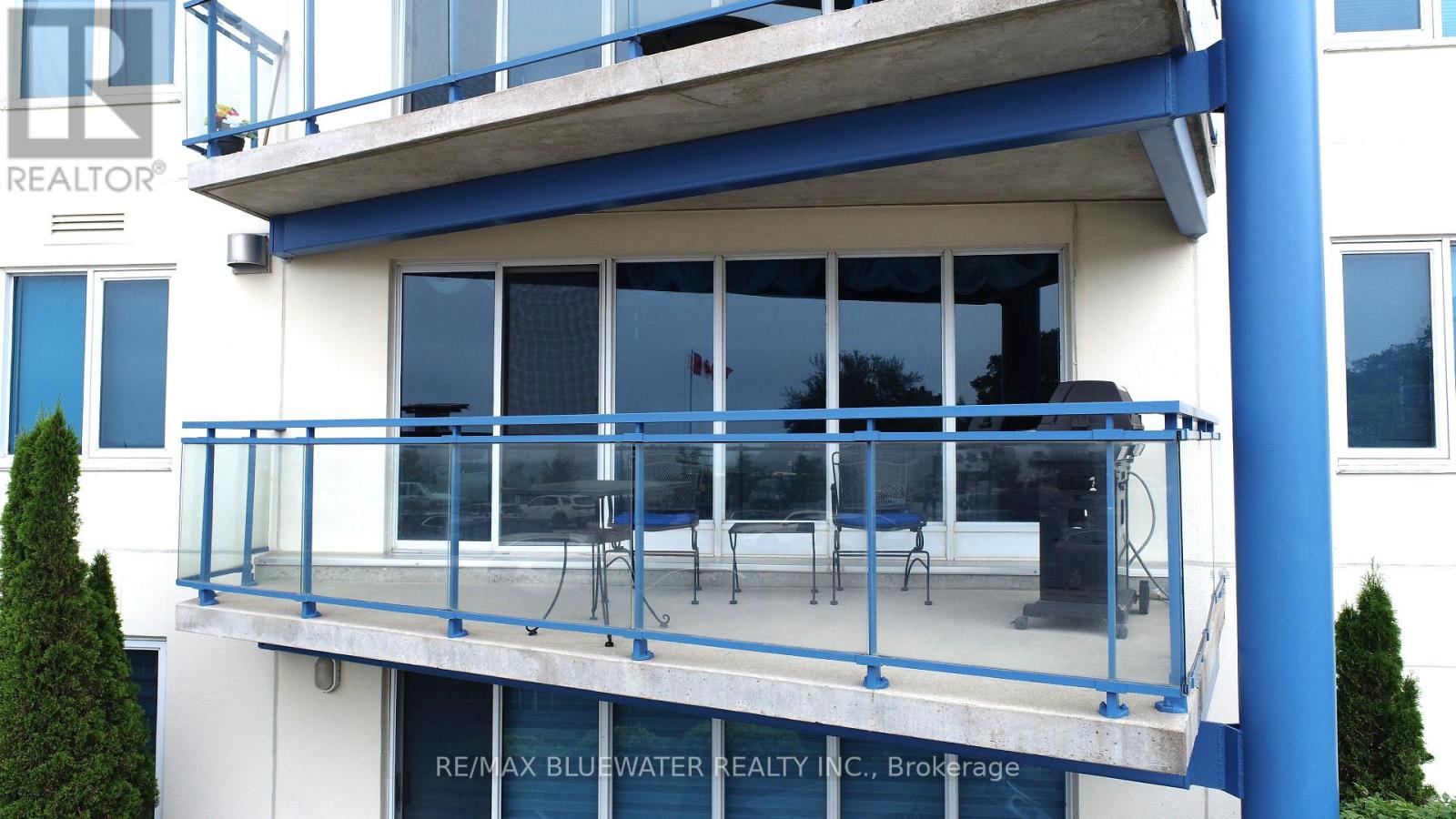 206 - 9 Pine Street, Lambton Shores, Ontario  N0M 1T0 - Photo 37 - X12285094