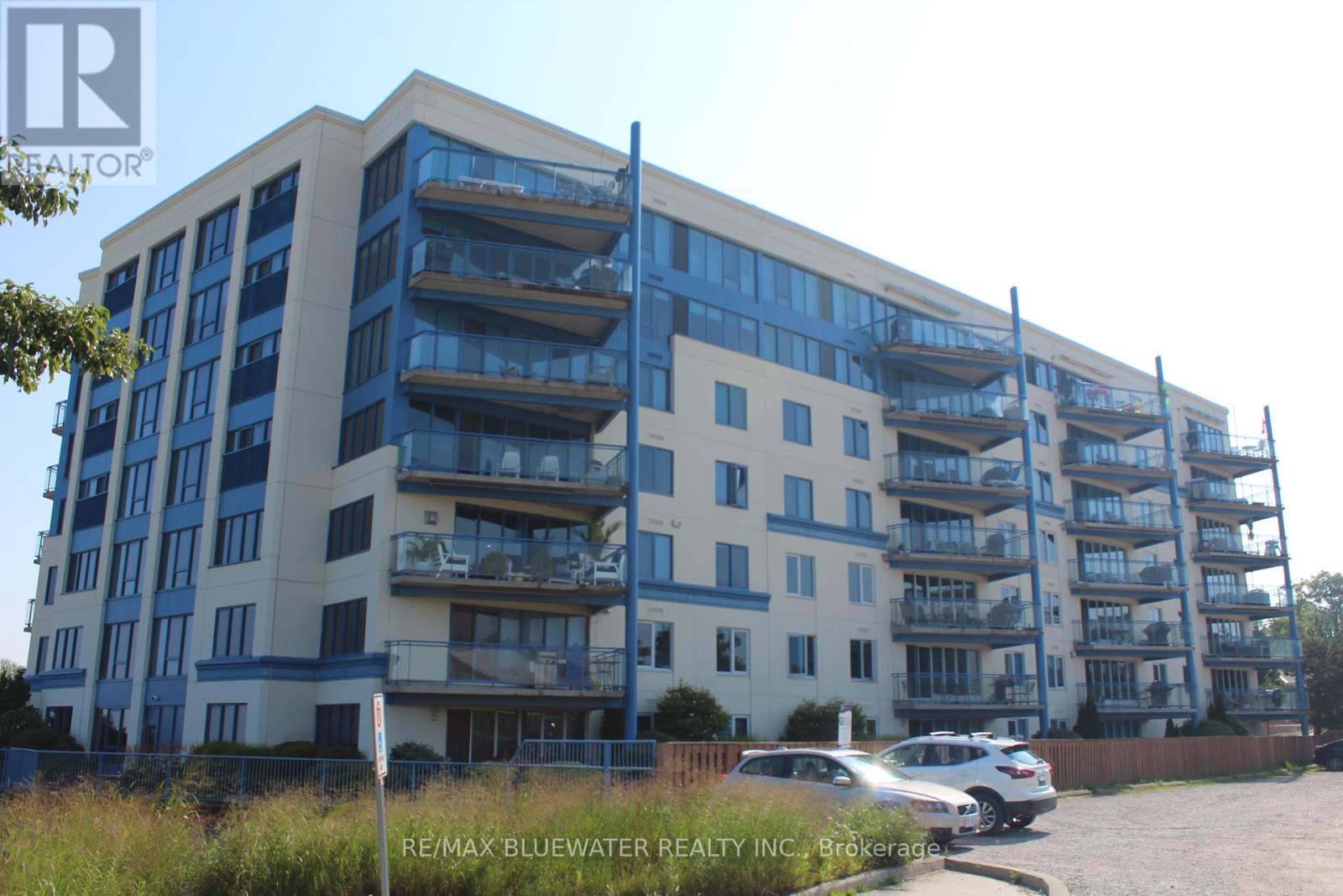 206 - 9 Pine Street, Lambton Shores, Ontario  N0M 1T0 - Photo 39 - X12285094