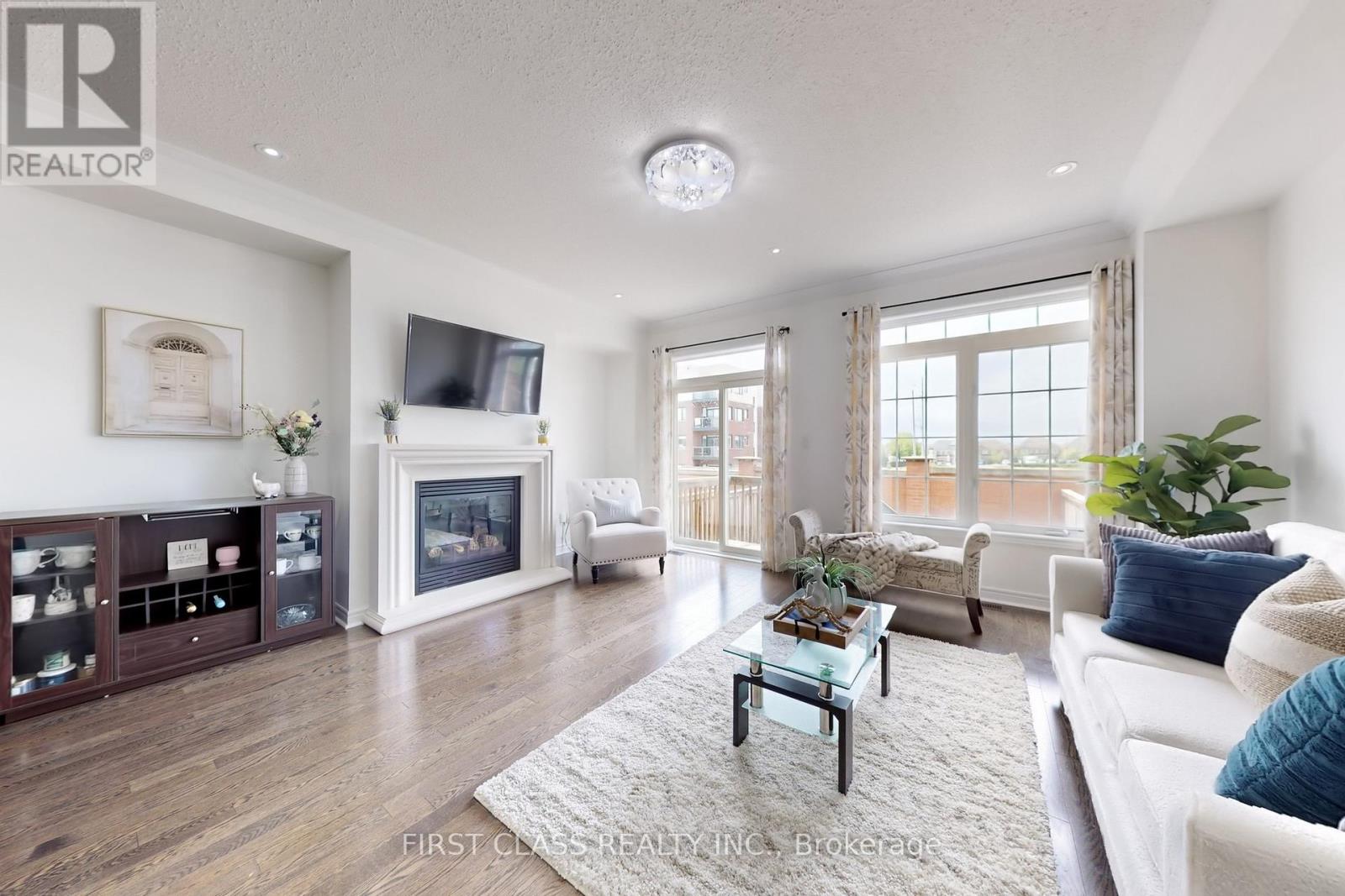 Property at 128 SKY HARBOUR DRIVE image 4