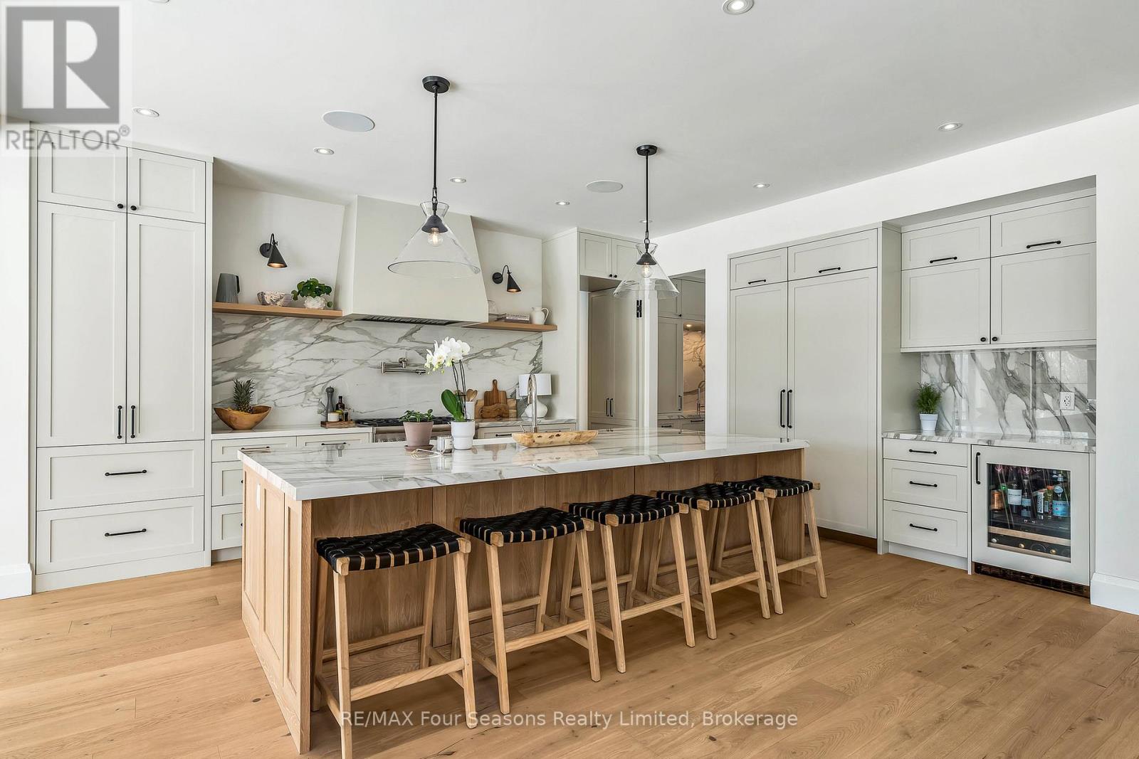 111 Lendvay Alley, Blue Mountains, Ontario  L9Y 0S3 - Photo 13 - X12249330