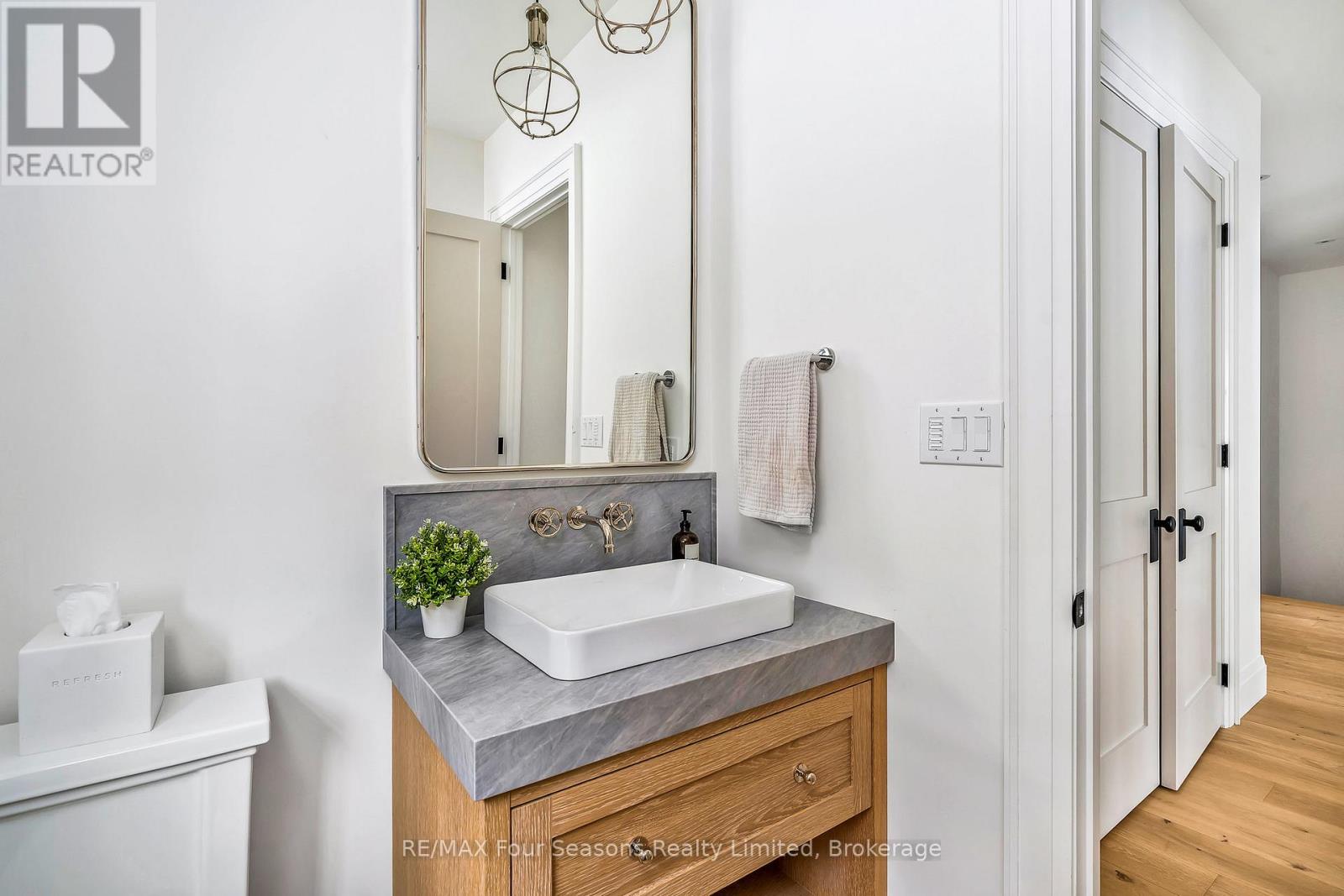 111 Lendvay Alley, Blue Mountains, Ontario  L9Y 0S3 - Photo 17 - X12249330