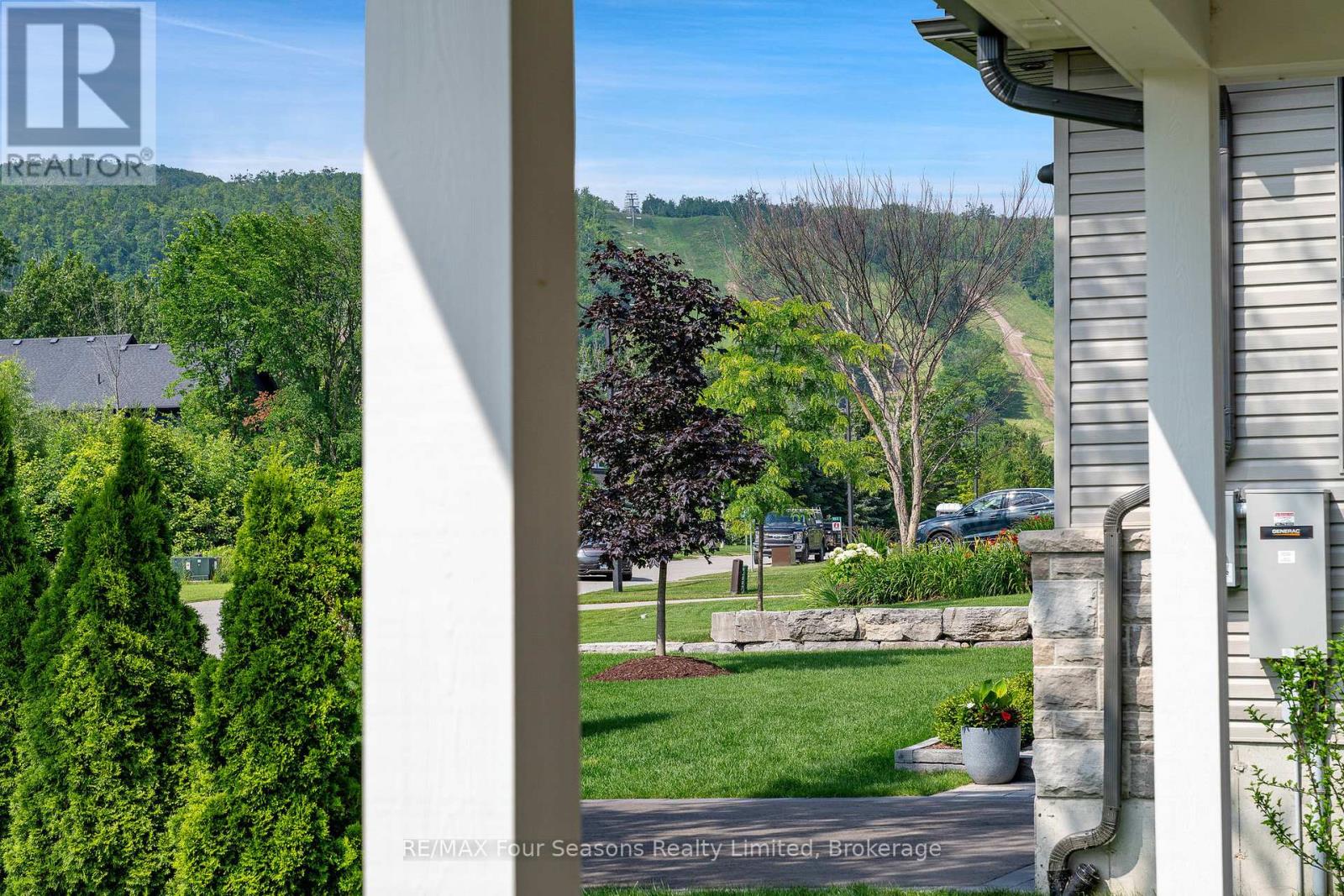 111 Lendvay Alley, Blue Mountains, Ontario  L9Y 0S3 - Photo 47 - X12249330