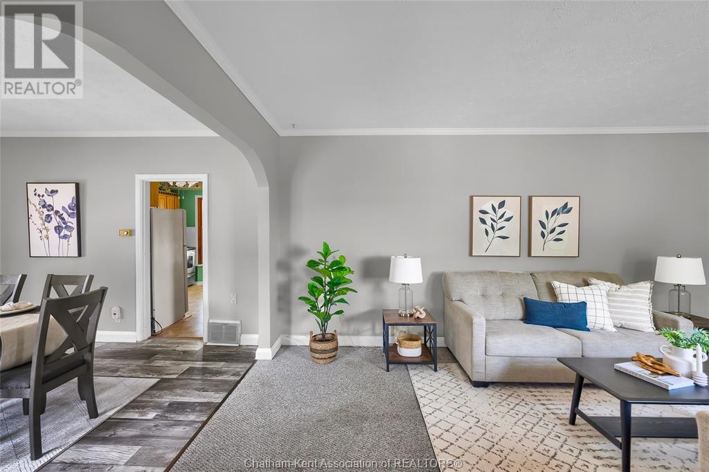 Property at 117 Robertson AVENUE image 5