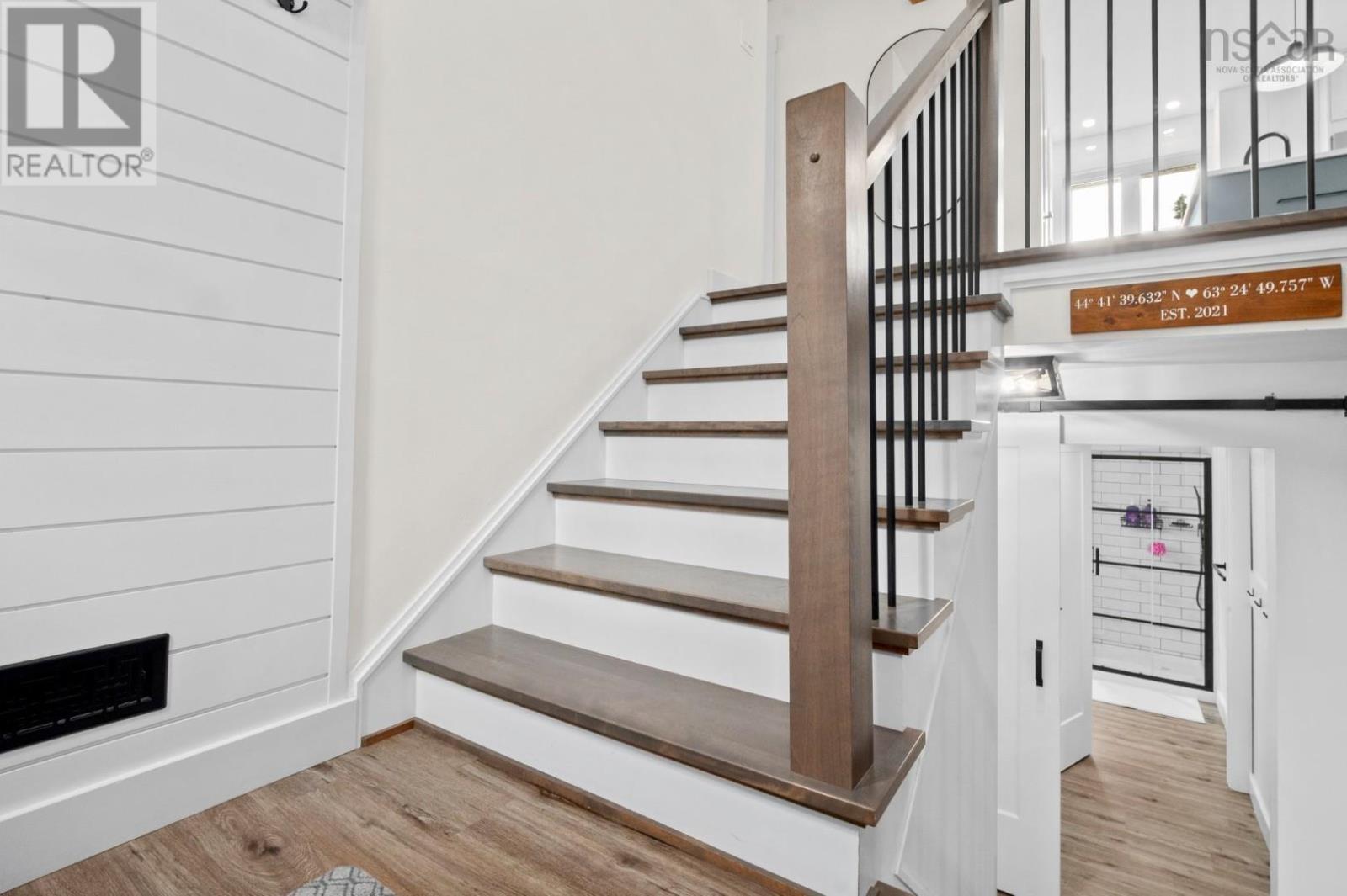 Property at 10 Trevor Drive image 3