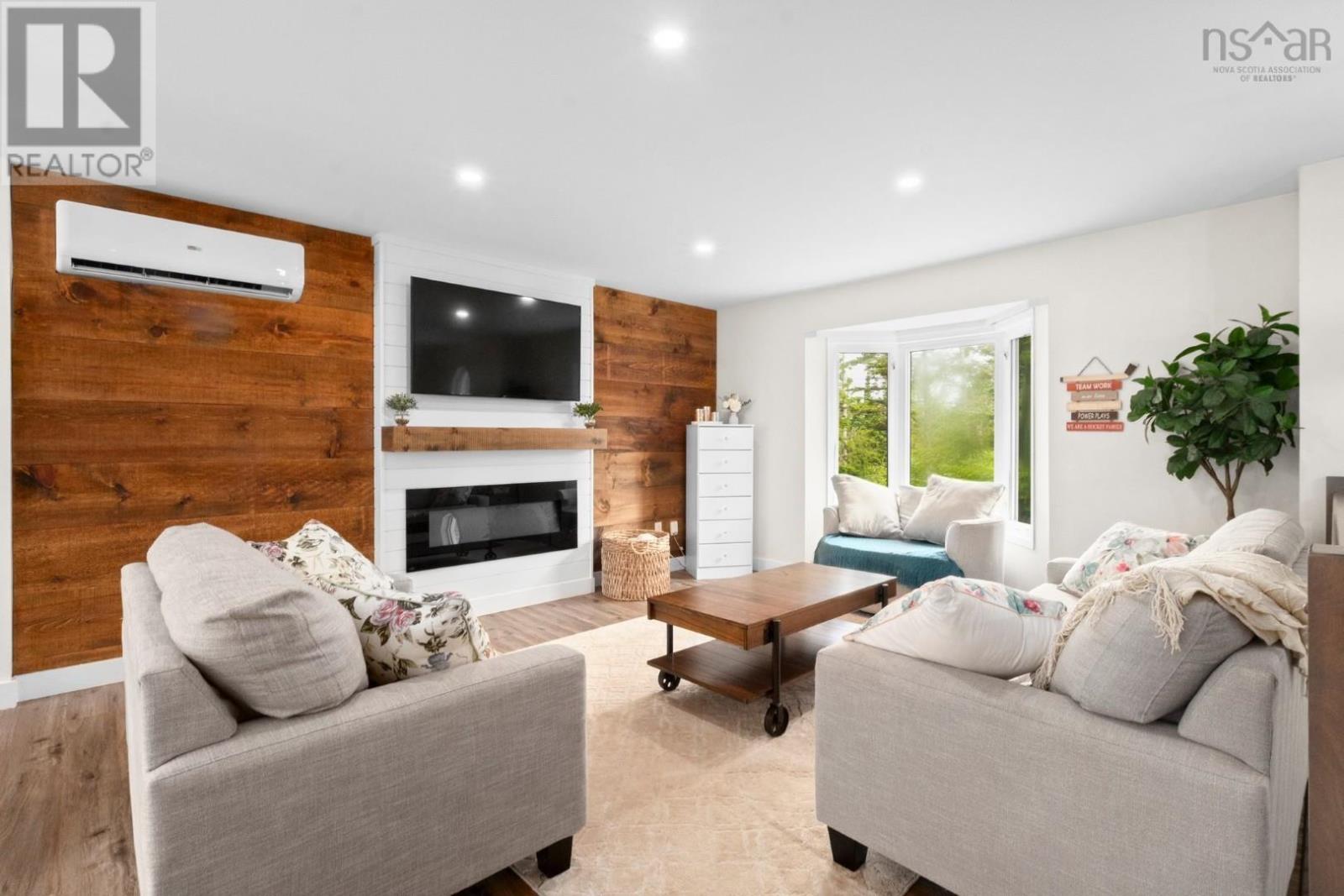 Property at 10 Trevor Drive image 5
