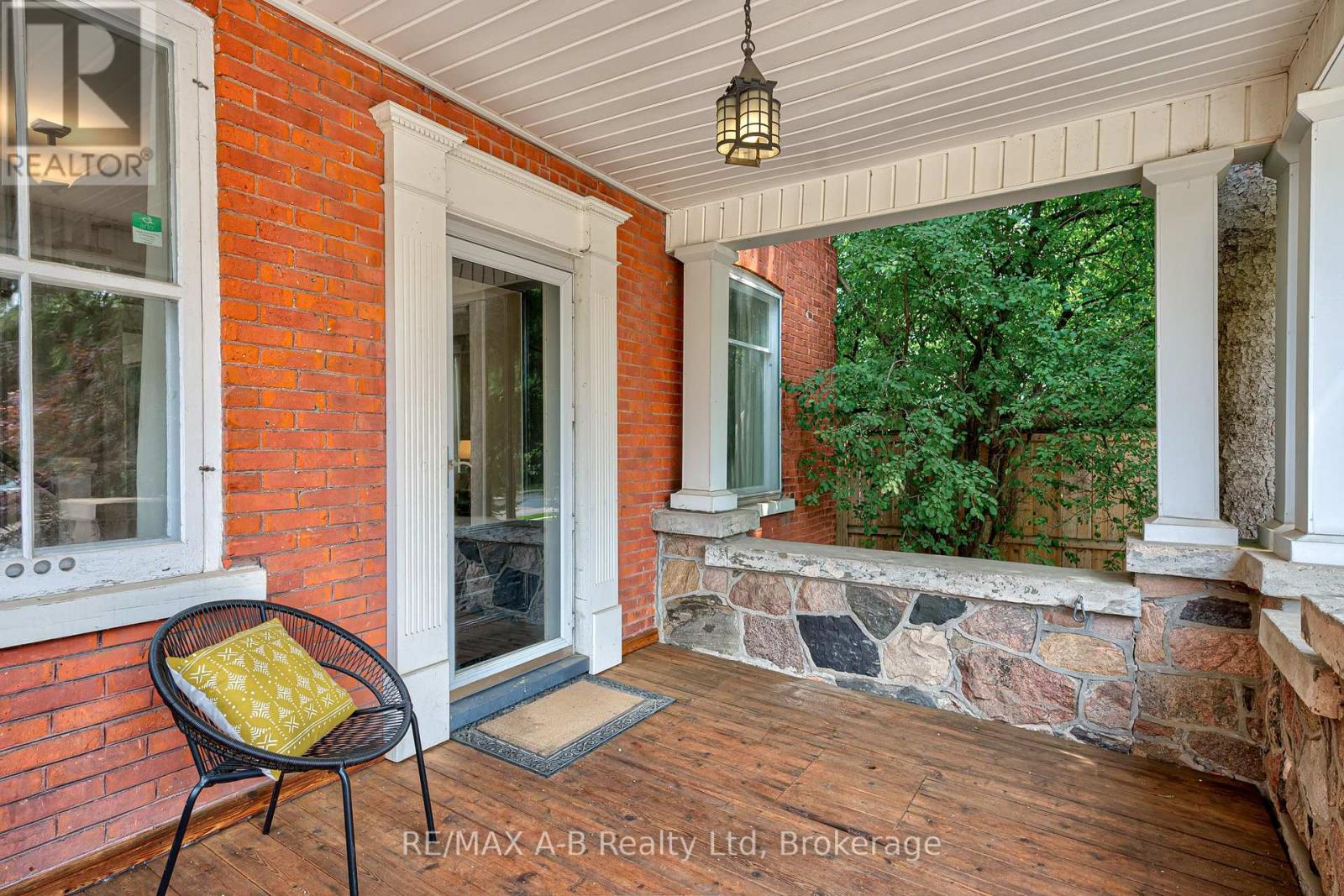 120 John Street N, Stratford, Ontario  N5A 6K9 - Photo 4 - X12284976