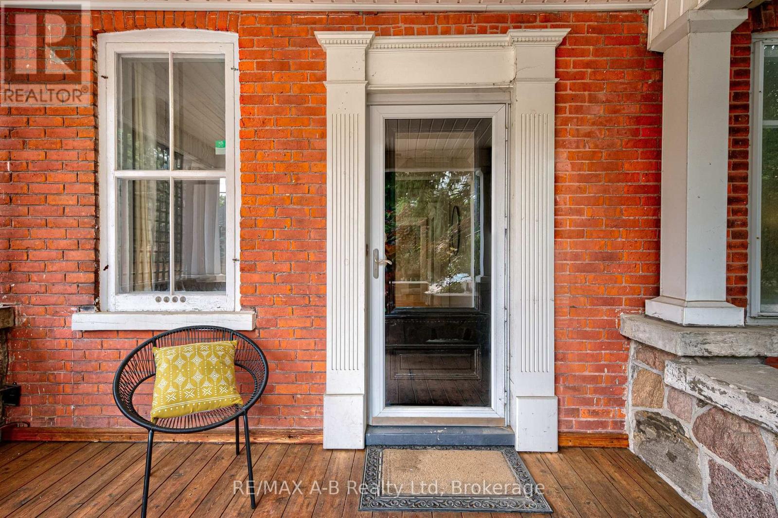 120 John Street N, Stratford, Ontario  N5A 6K9 - Photo 5 - X12284976