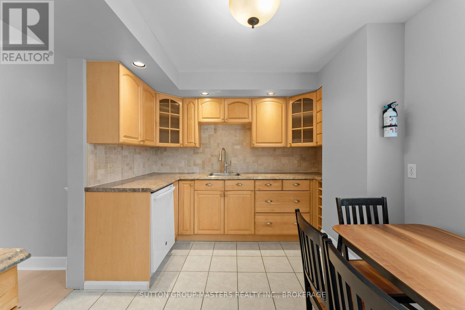 52 Pembroke Street, Kingston, Ontario  K7L 4N4 - Photo 7 - X12285223