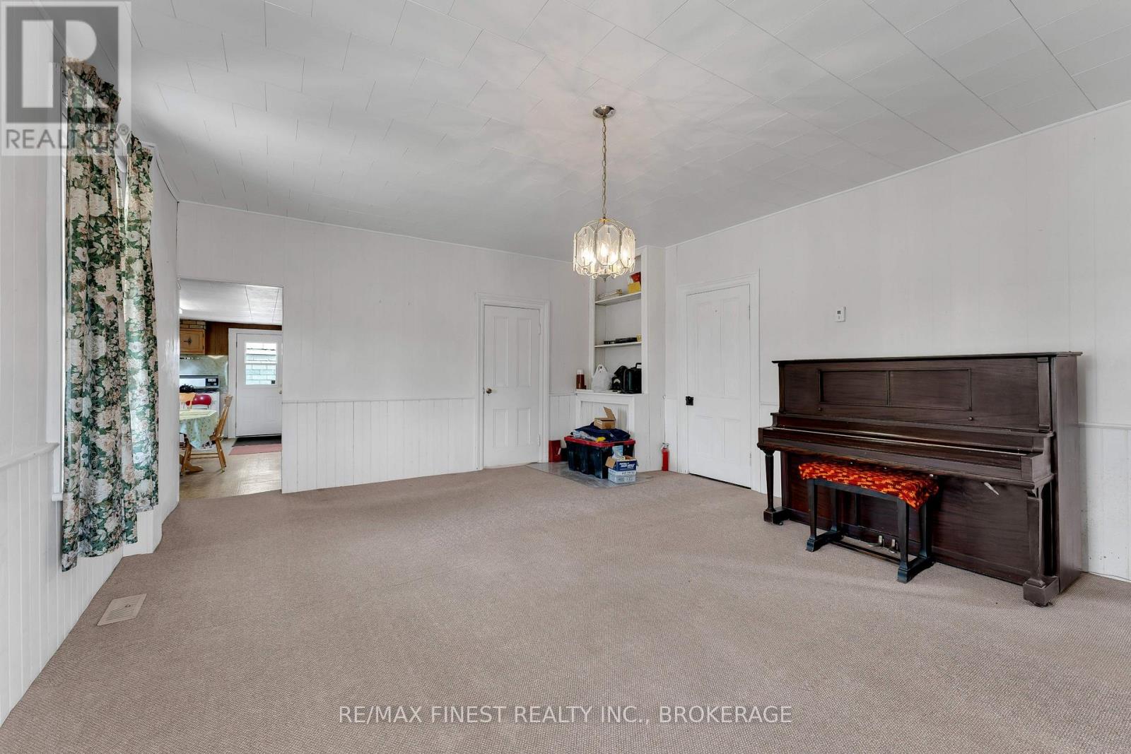 291 Hambly Road, Greater Napanee, Ontario  K7R 3K8 - Photo 12 - X12285240