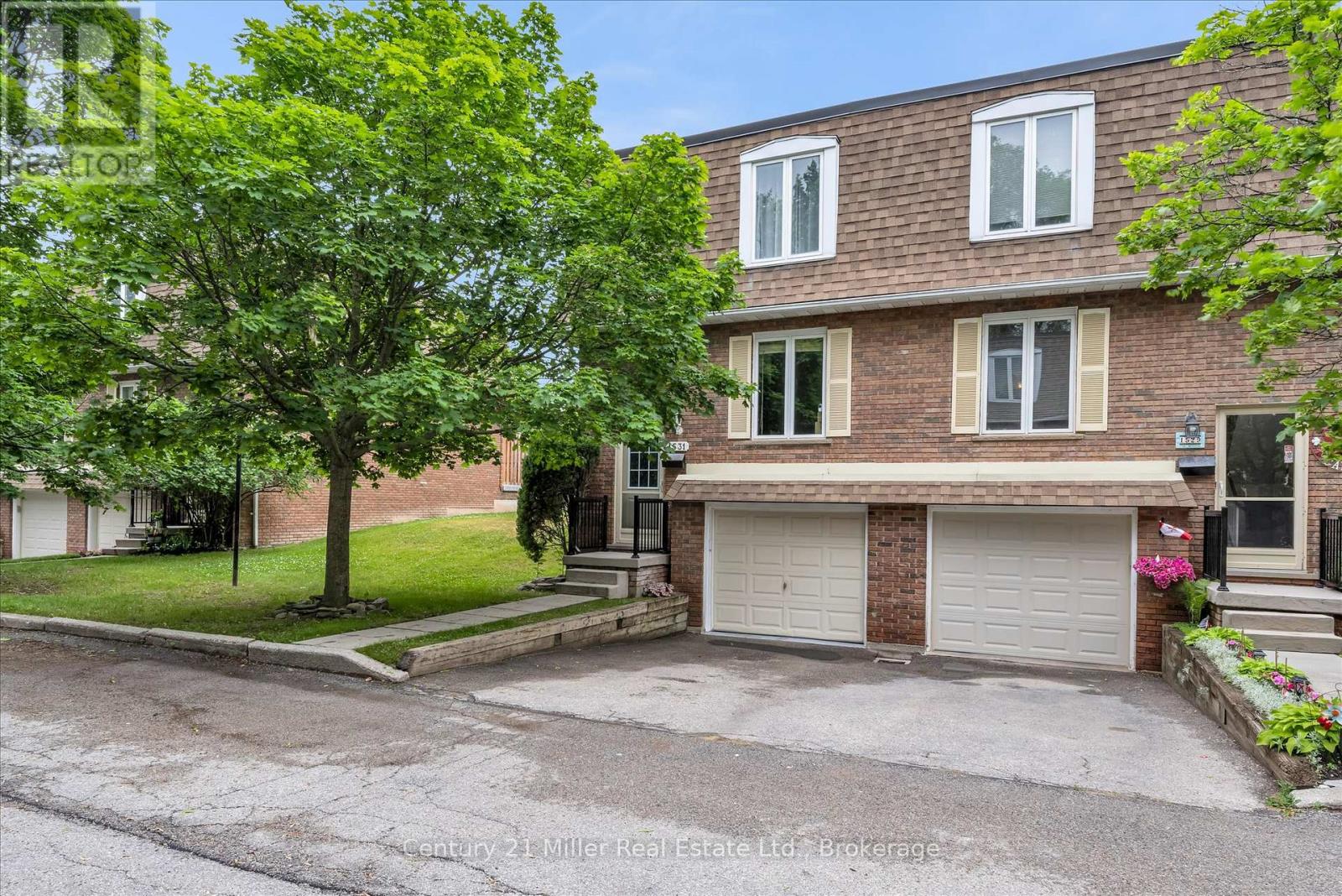 1531 Westminster Place, Burlington, Ontario  L7P 2B4 - Photo 1 - W12285235