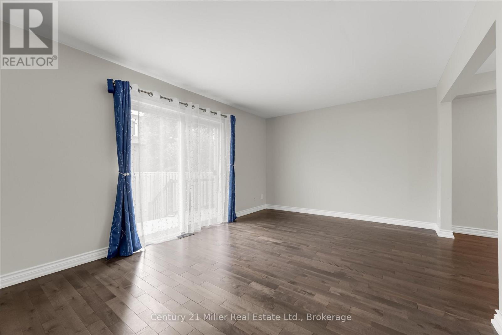1531 Westminster Place, Burlington, Ontario  L7P 2B4 - Photo 12 - W12285235
